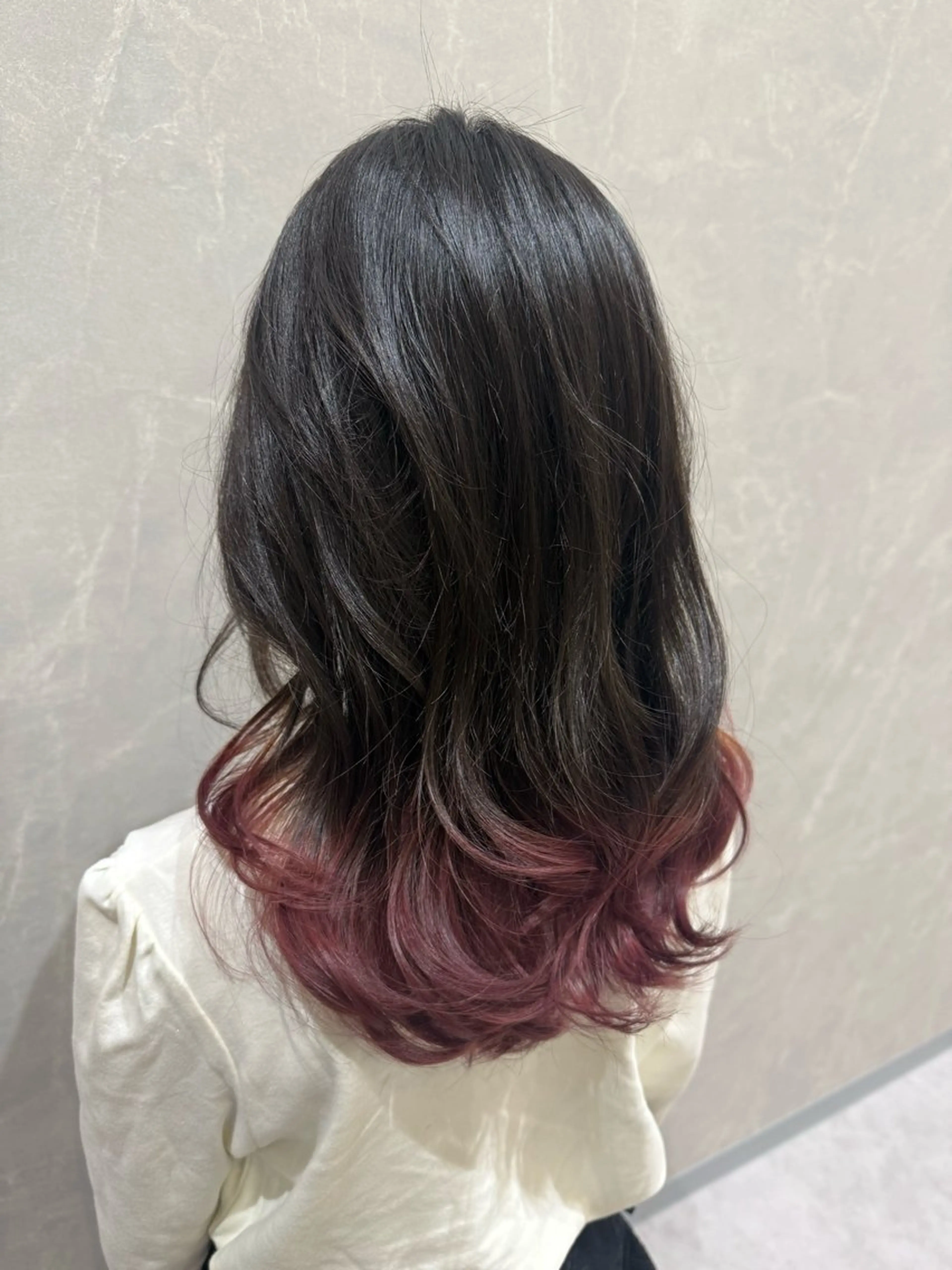 カラー 長谷川 紗羅のヘアスタイル