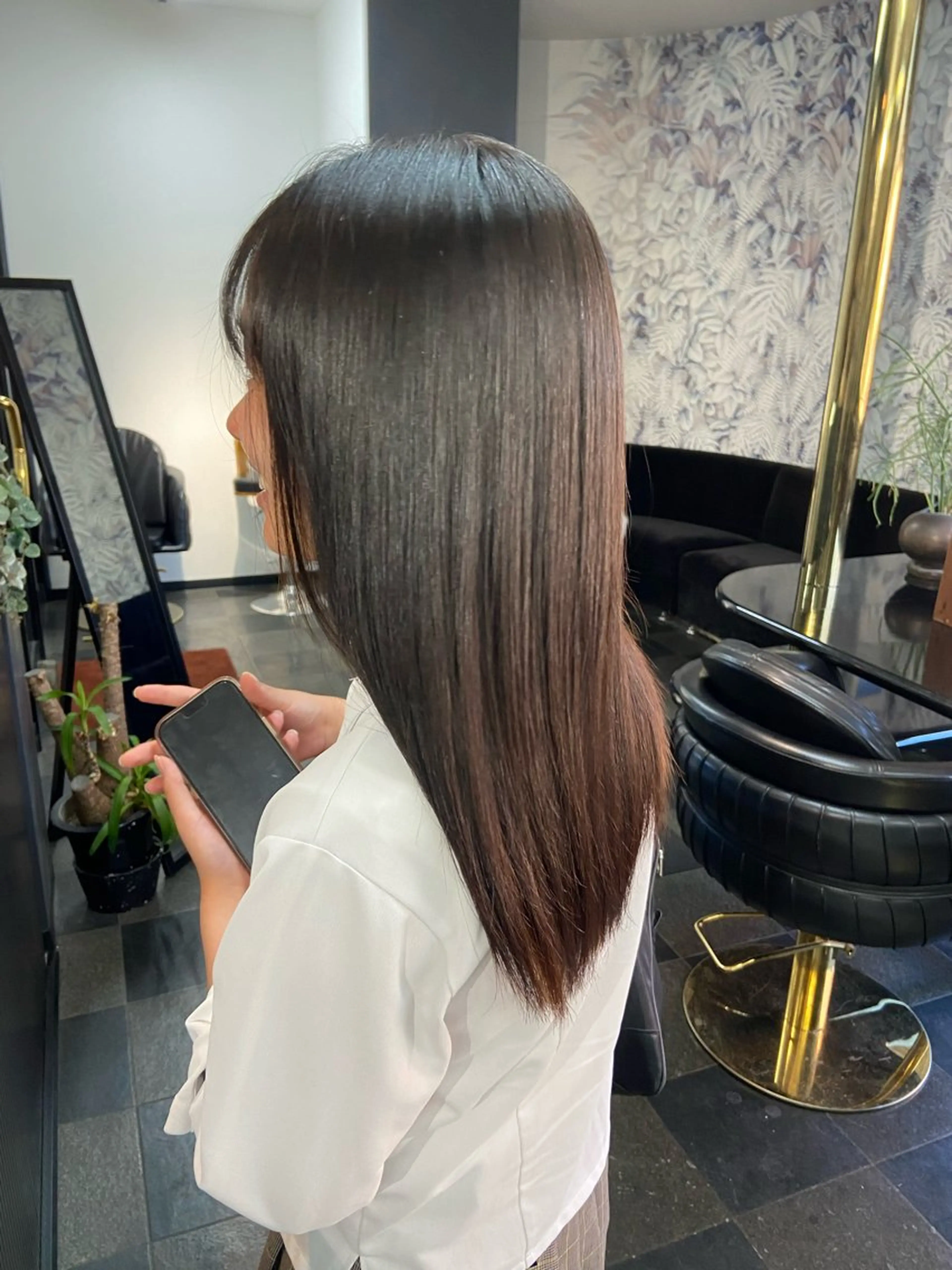 セミロング 瀧下 唯のヘアスタイル