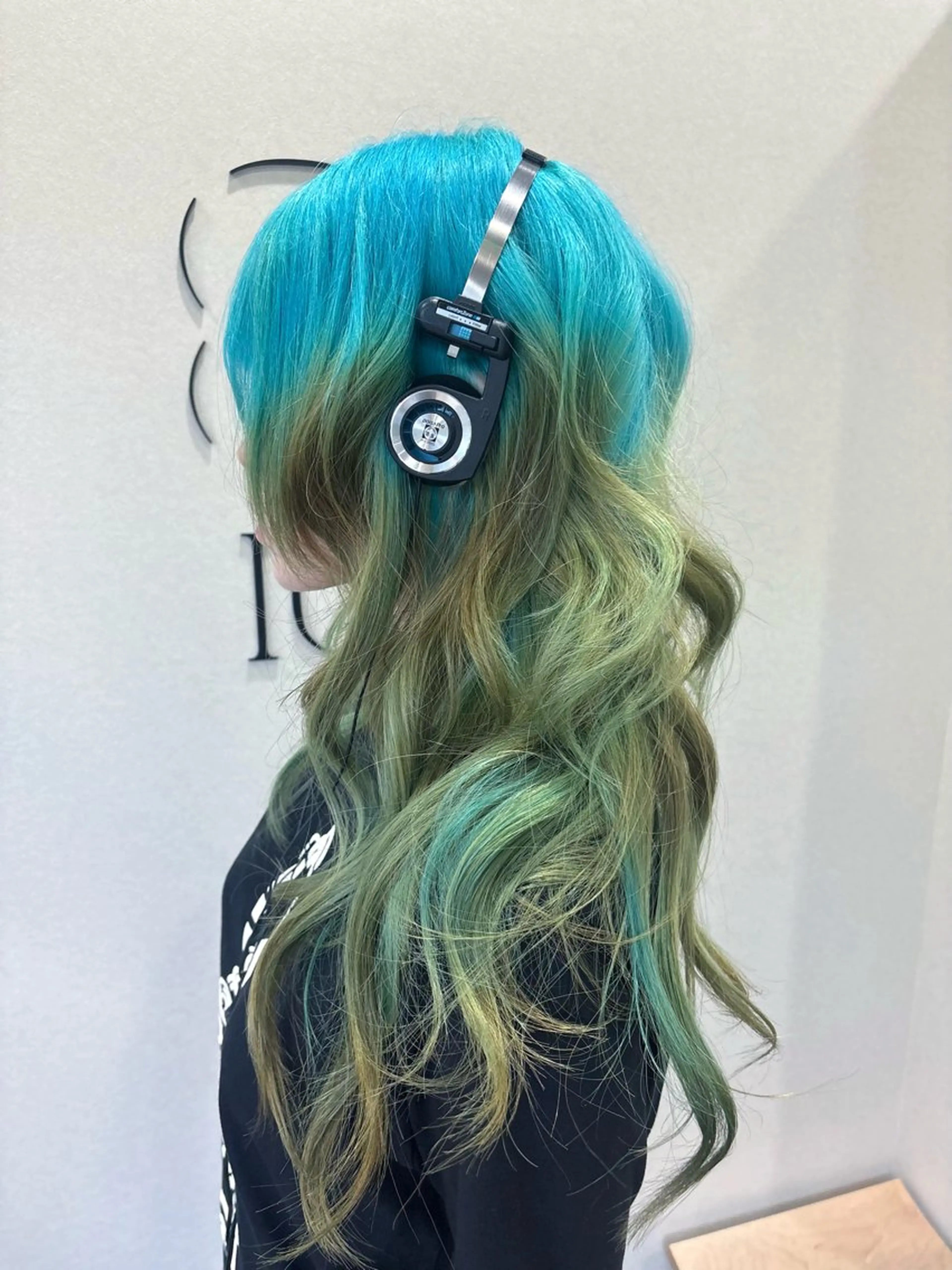 セミロング 夏季 デザインカラー /ブリーチカラーのヘアスタイル