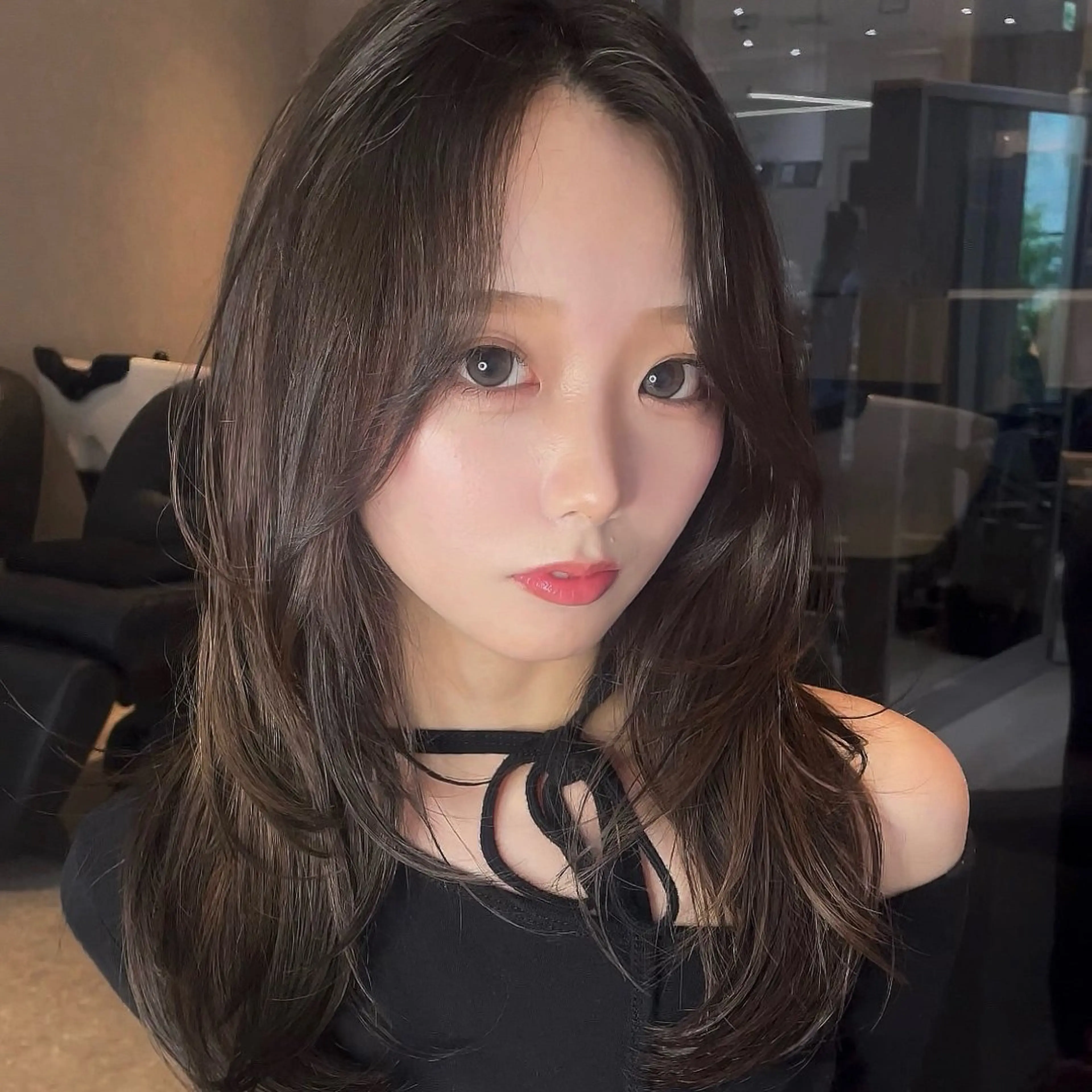 セミロング ケアカラー ハッシュカット ハイレイヤー 髪質改善 韓国風ヘア ハッシュカット🖤 レイヤー/透けカラーのヘアスタイル