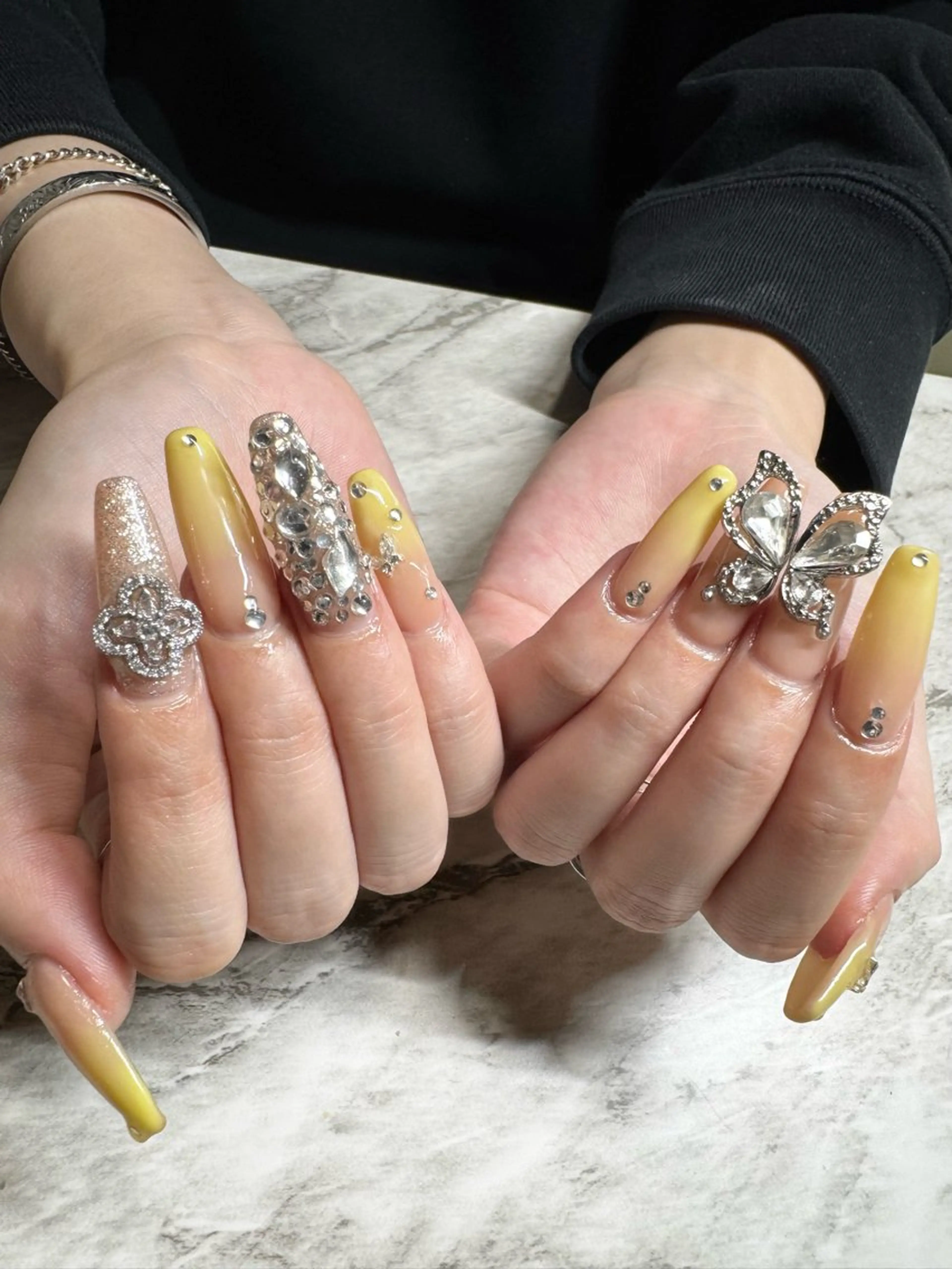 ネイル グラデーション ハンドネイル nail salon  AlgeTy所属・✴︎:.｡. MAKI.｡.:✴︎のネイルデザイン