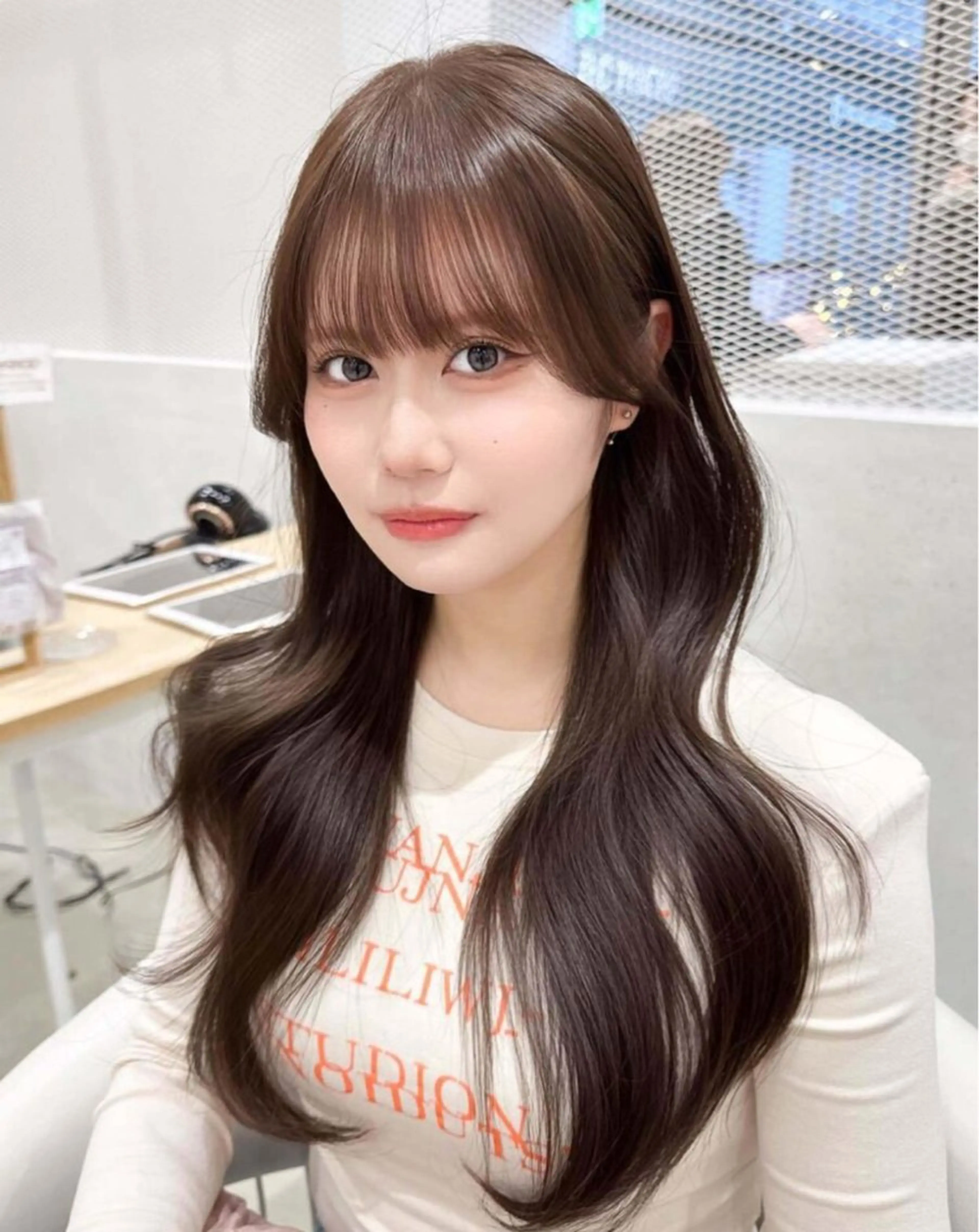 ロング カラー 伊藤 優里のヘアスタイル