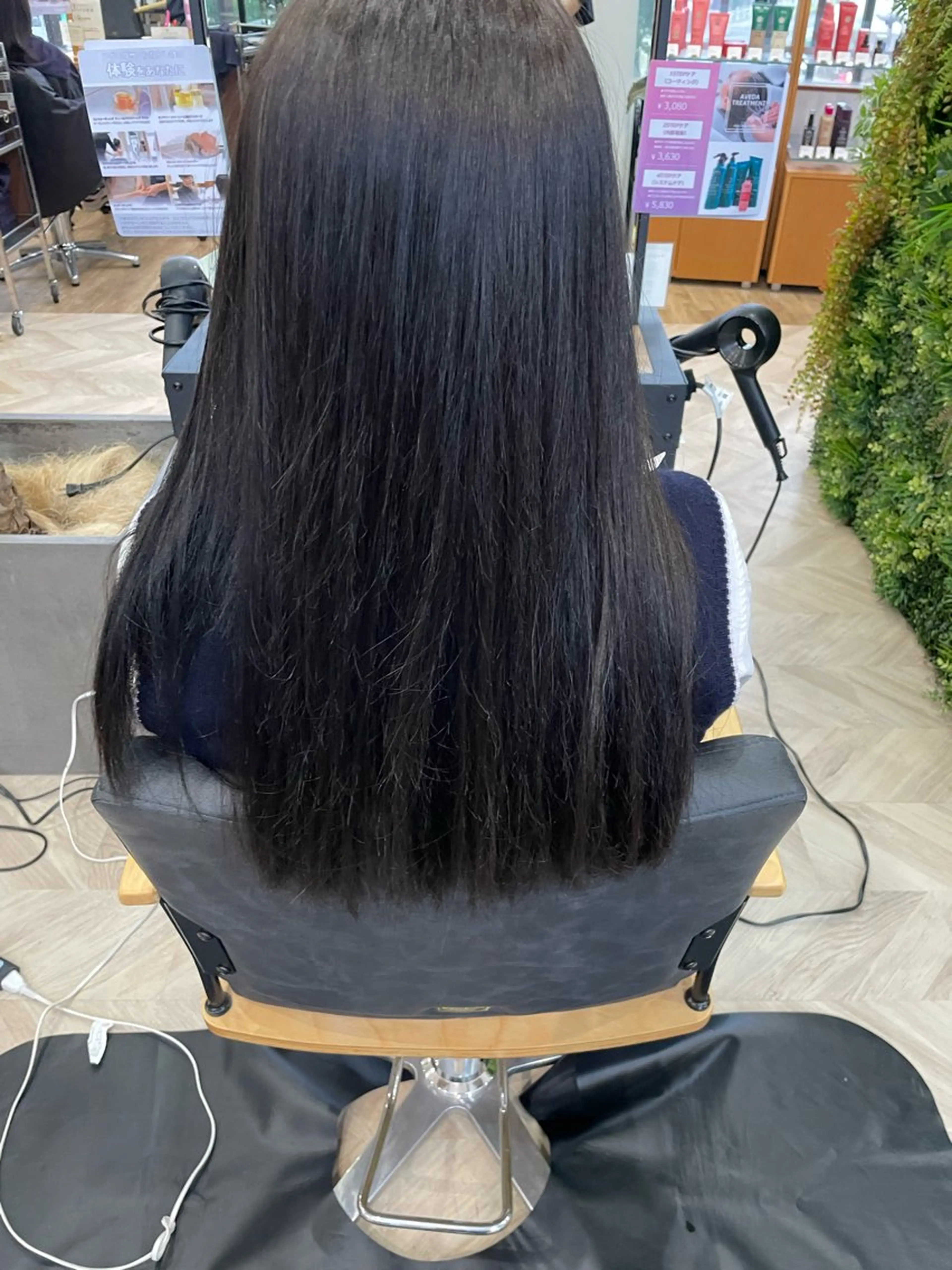 ロング 丸岡 成穂のヘアスタイル