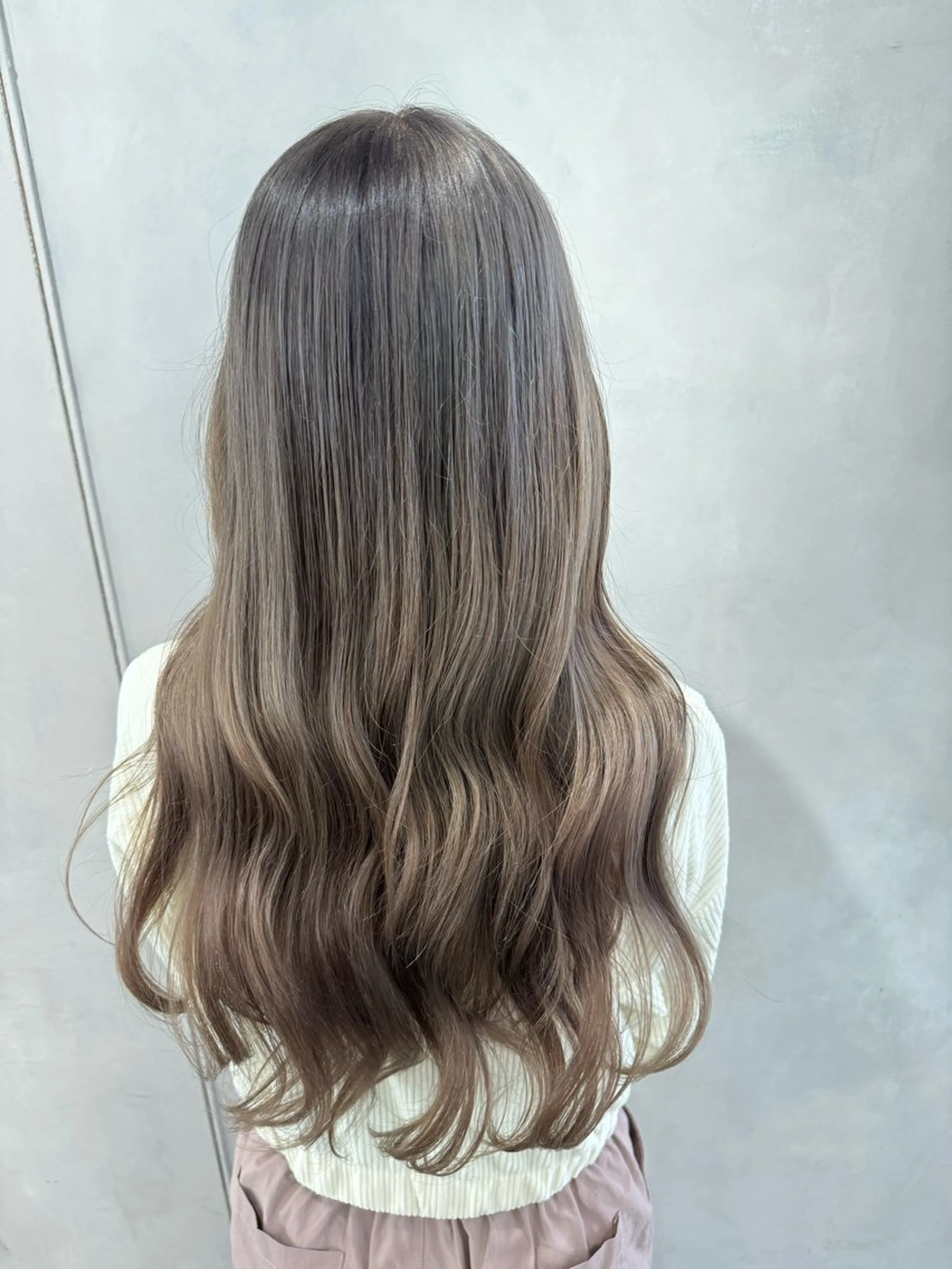 ロング カラー ブリーチ グレージュ ヘアカラー トリートメント 透明感カラー✨艶髪 制作🌱山根あゆみのヘアスタイル