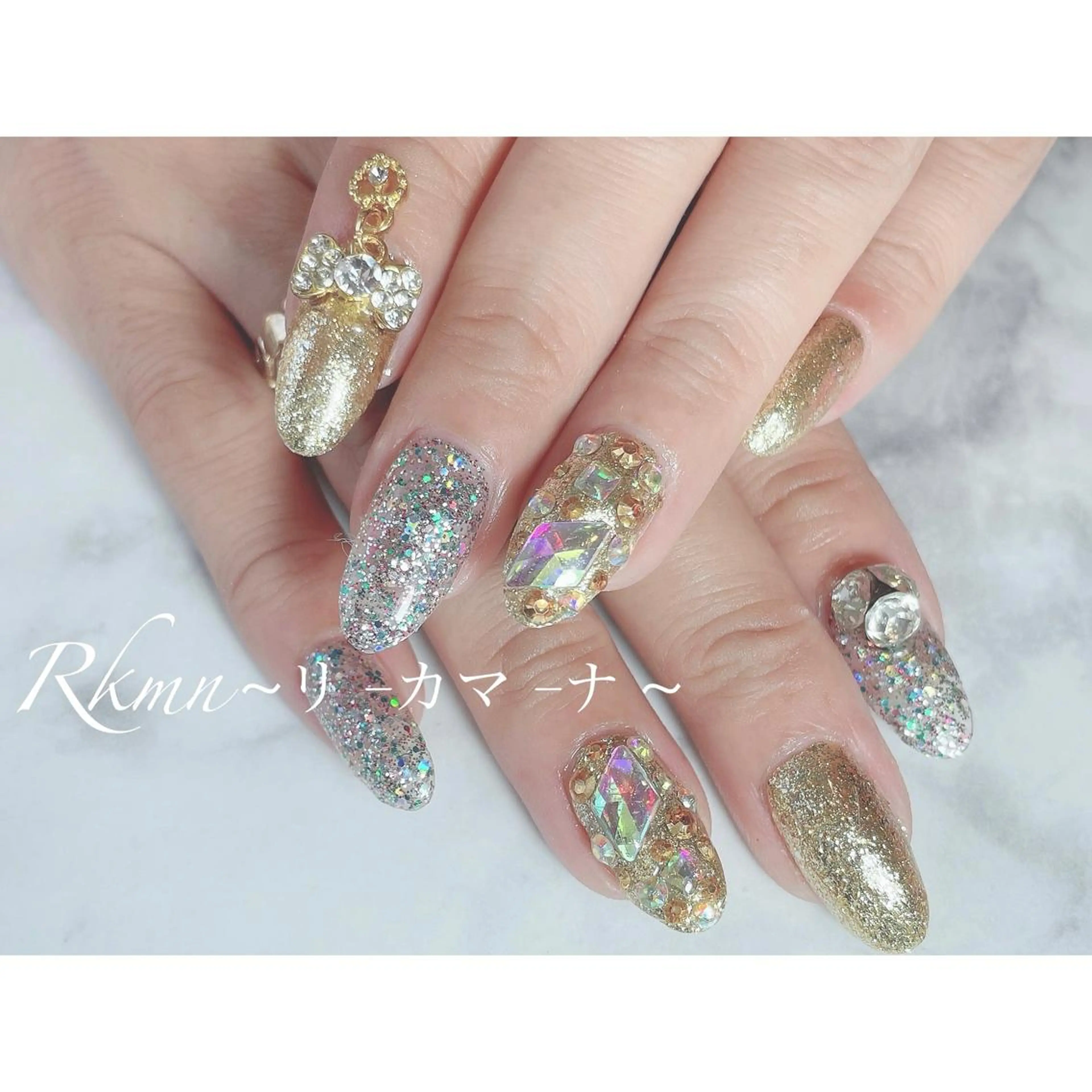 ネイル アートネイル フレンチネイル ジェルネイル ゴールド グラデーション ハンドネイル フットネイル ハンドケア Rkmn ~リ-カマ-ナ~のネイルデザイン