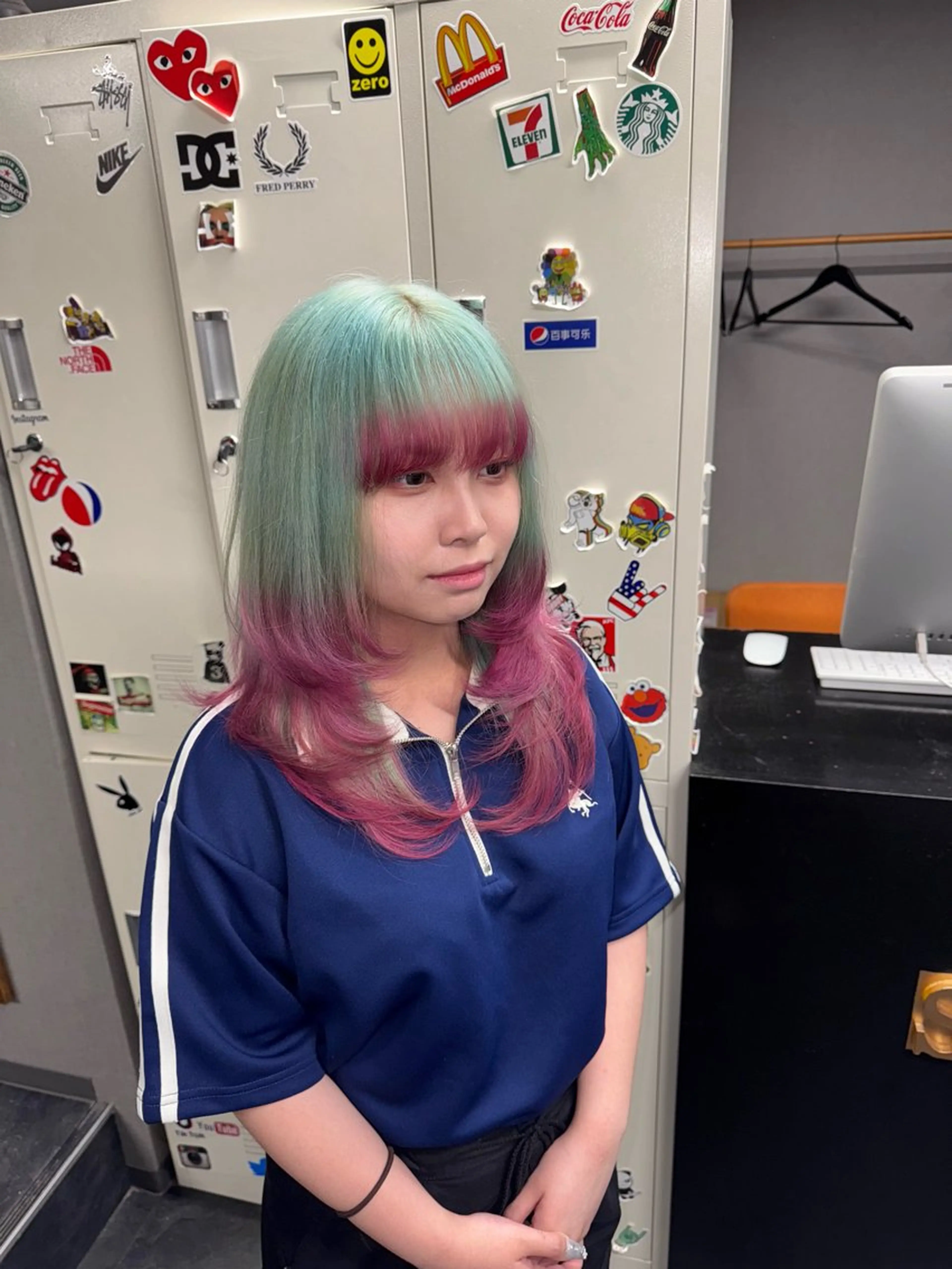 セミロング カラー ヘアアレンジ ヘアカラー ホワイトカラー/ ピンクベージュにったのヘアスタイル