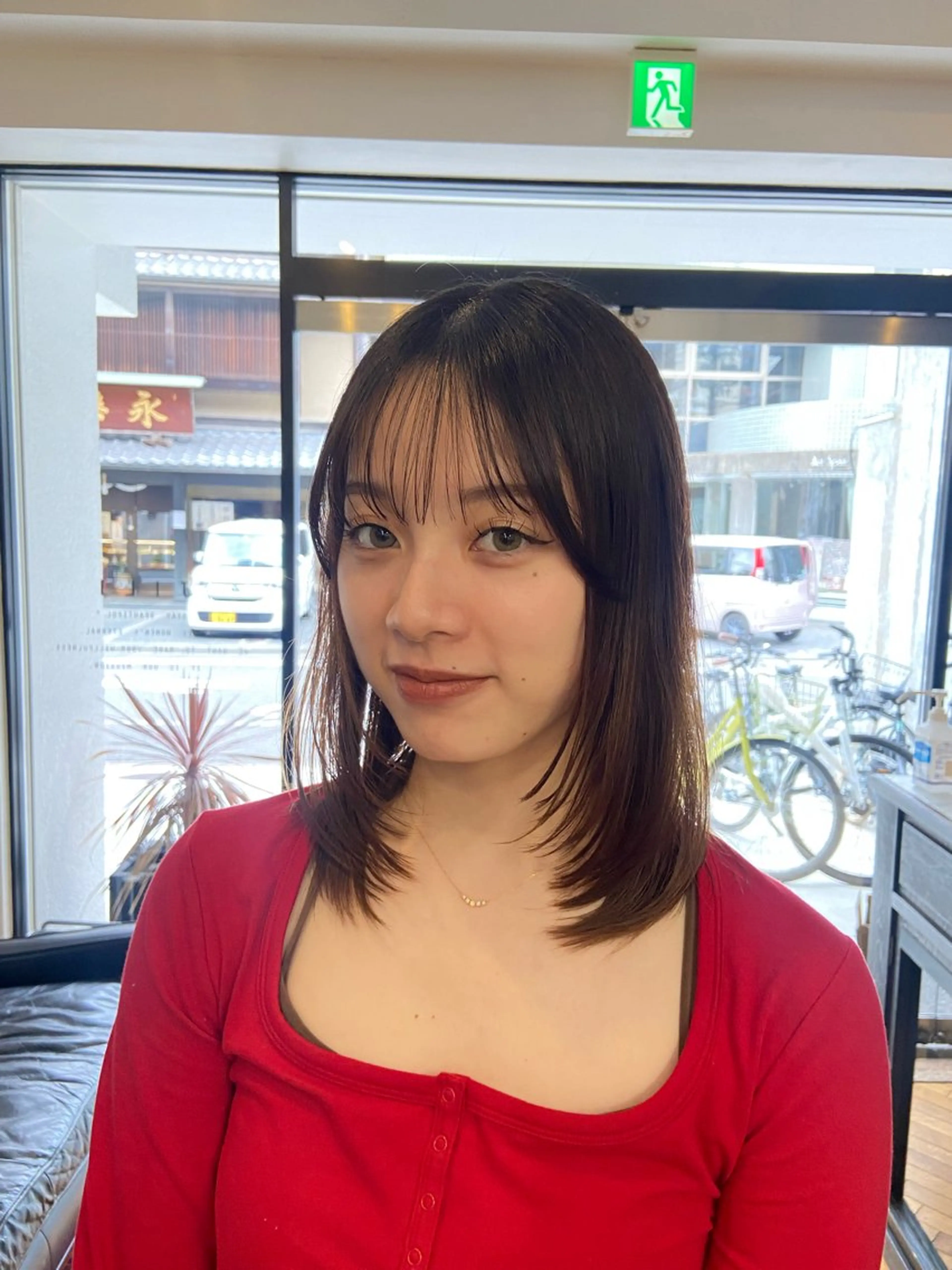 ミディアム オバタ コトのヘアスタイル