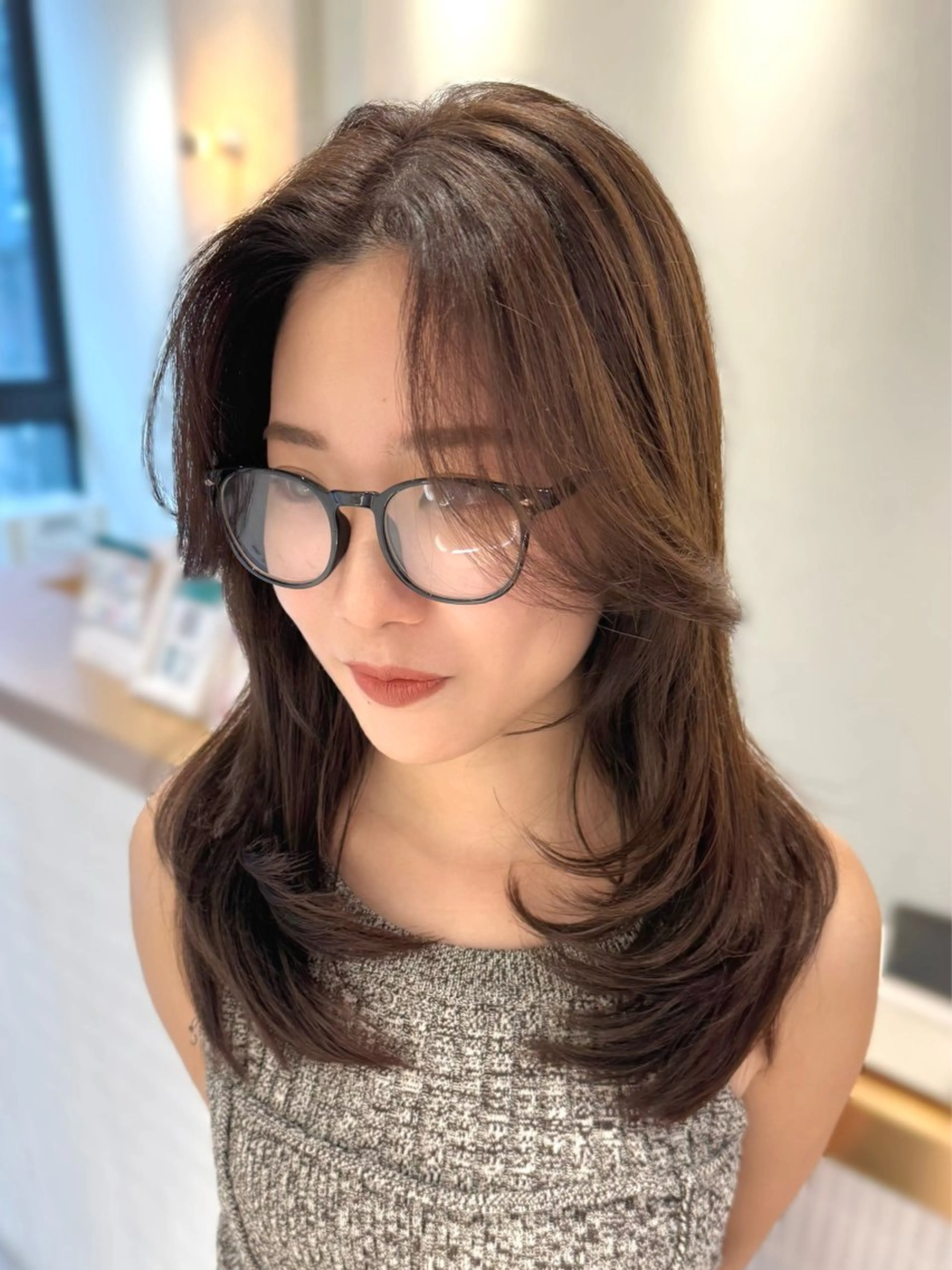 ミディアム ミディアムレイヤー かきあげバング レイヤーカット 難波/レイヤーカット zina【辻優也】のヘアスタイル