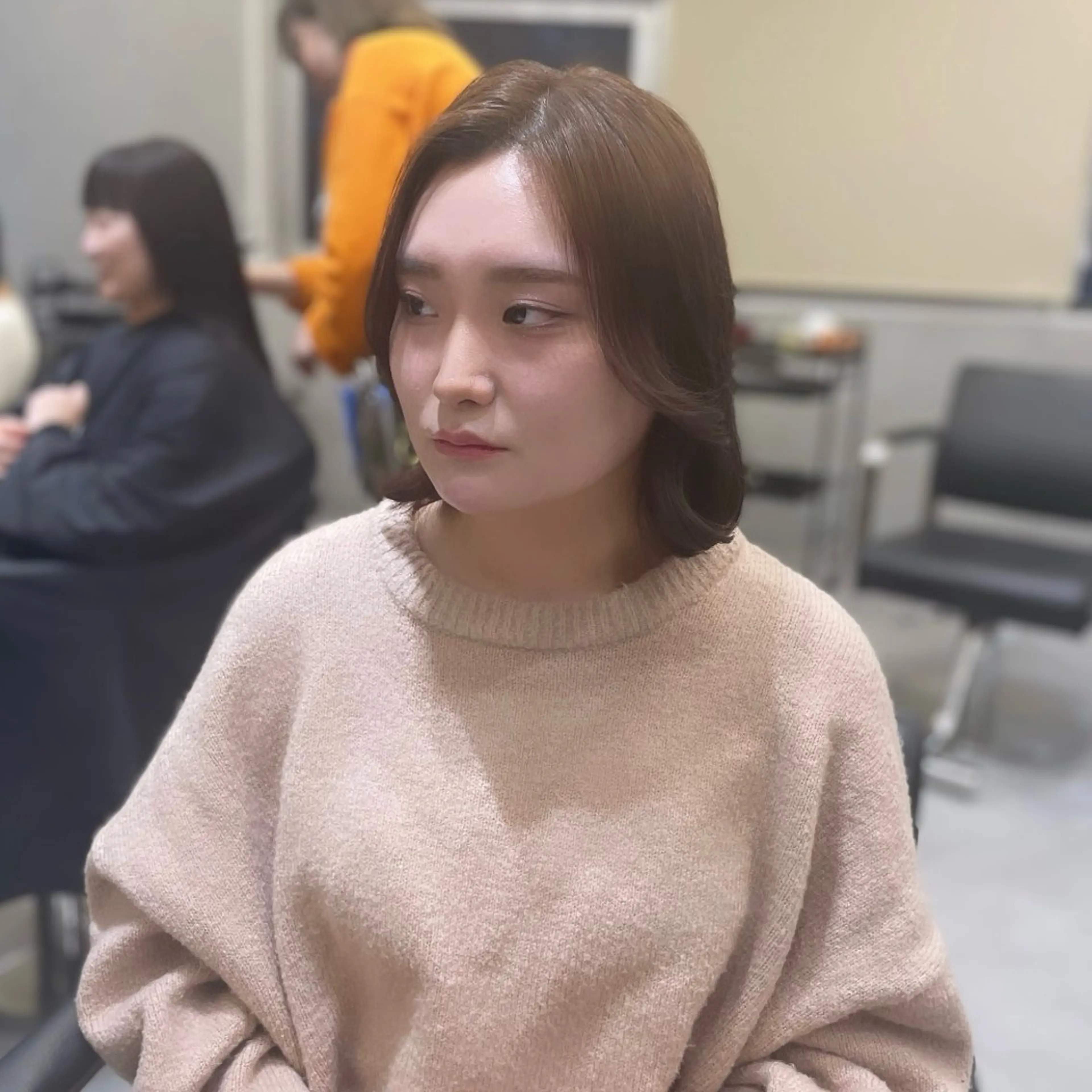 ミディアム カラー ベージュカラー ブリーチ ボブ 顔まわりレイヤー 顔周りカット カット ヘアカラー Rui/透明感カラー 暖色/レイヤーカットのヘアスタイル