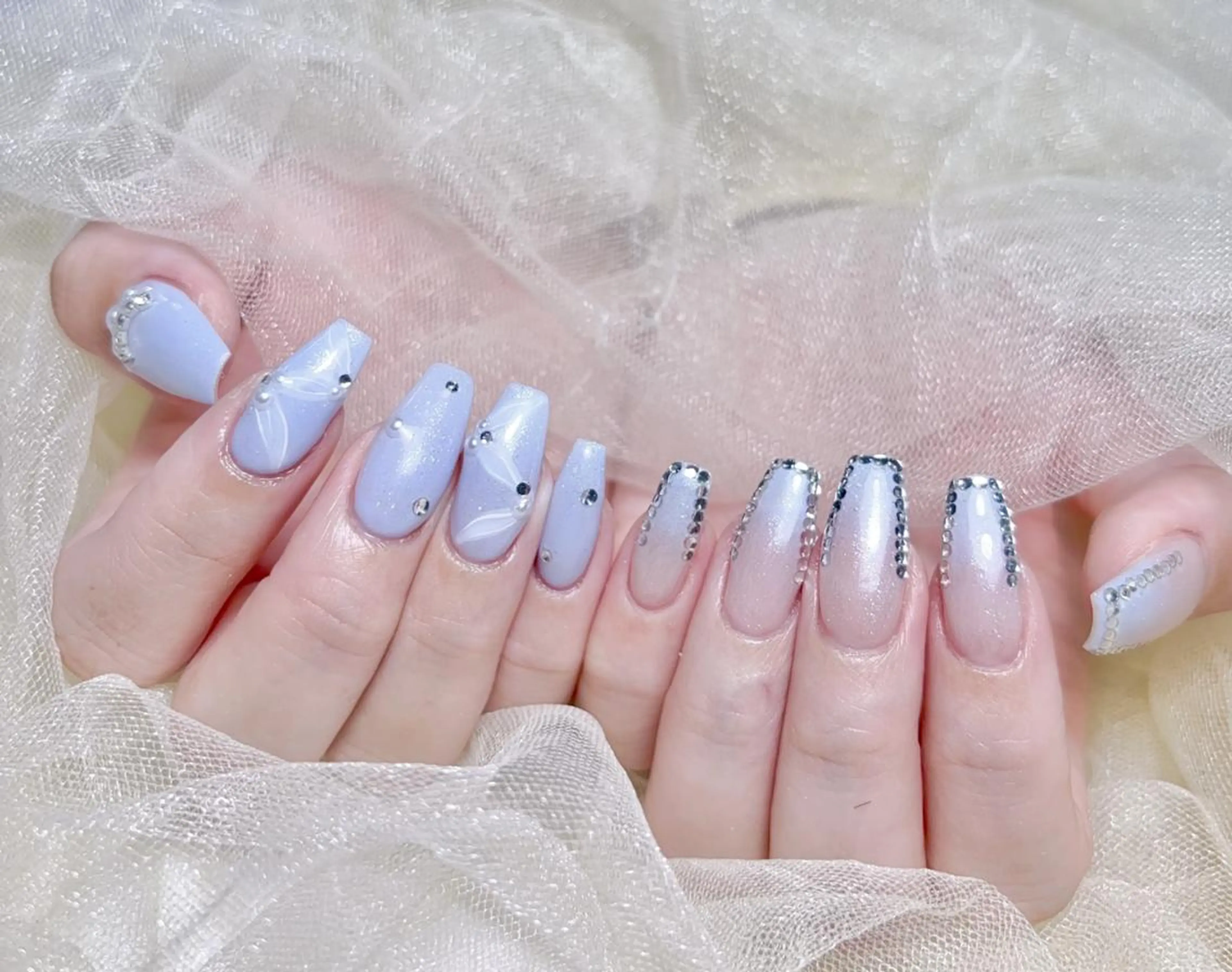 ネイル ハンドネイル ハンドケア Queenie 🦋のネイルデザイン