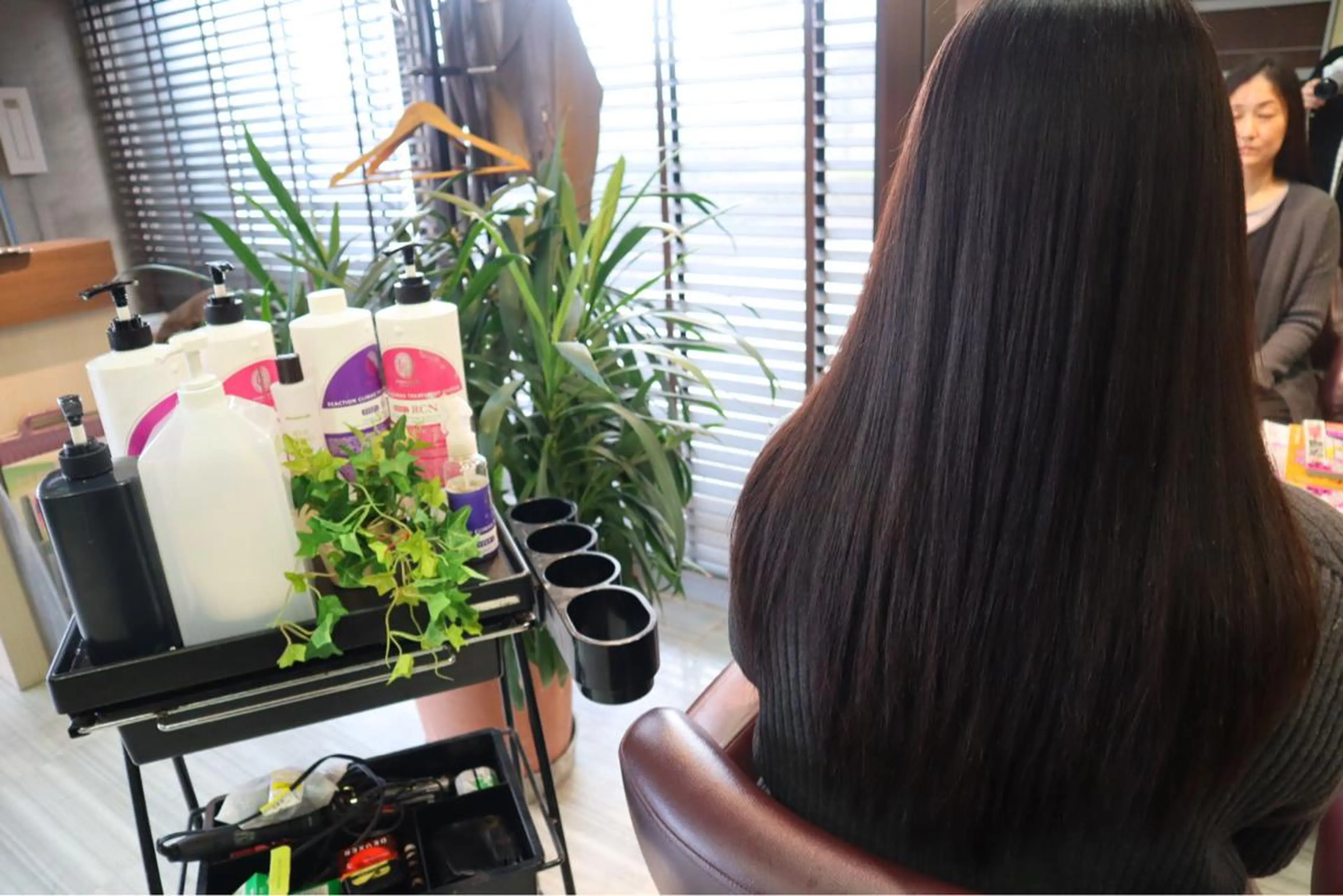 ロング 髪質改善 南草津美容室デザインスペースアース所属・南草津ヘナカラー＆ ストレート★YUMIのヘアスタイル