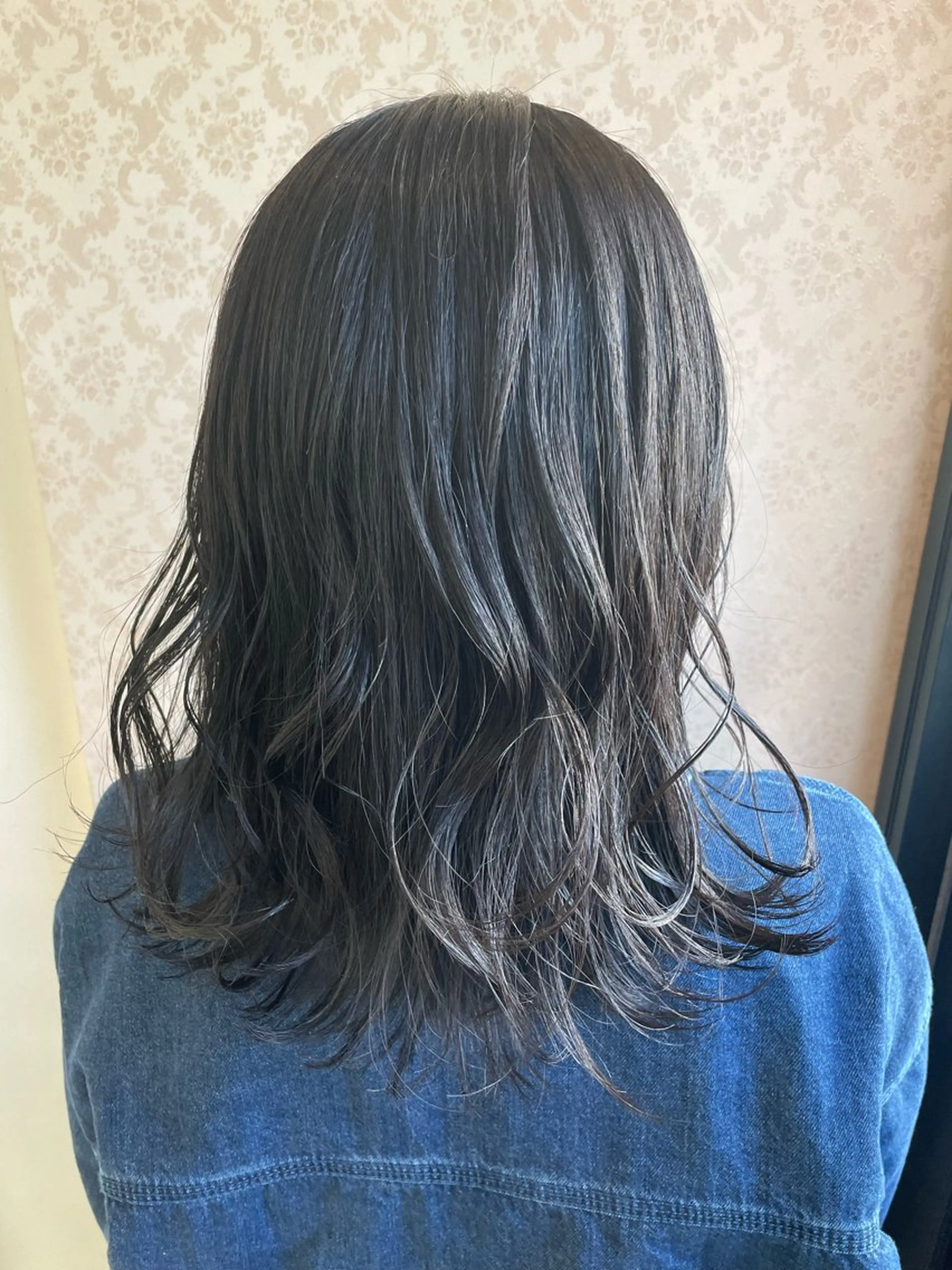 カラー ヒヨシ ルナのヘアスタイル