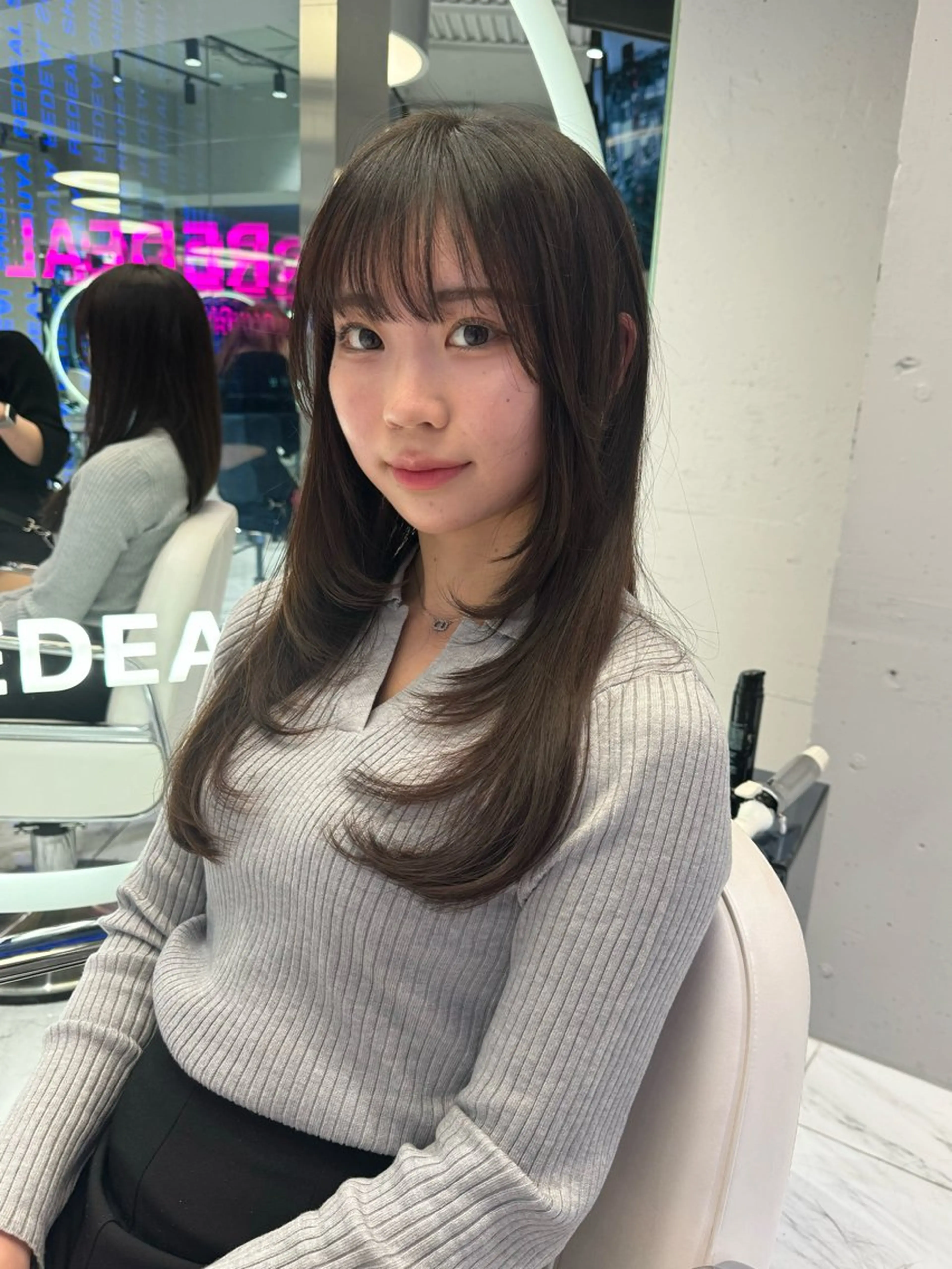 ロング 顔まわりレイヤー 顔周りカット レイヤーカット REDEAL SHIBUYA所属・maya/レイヤー カット/ミインパーマのヘアスタイル