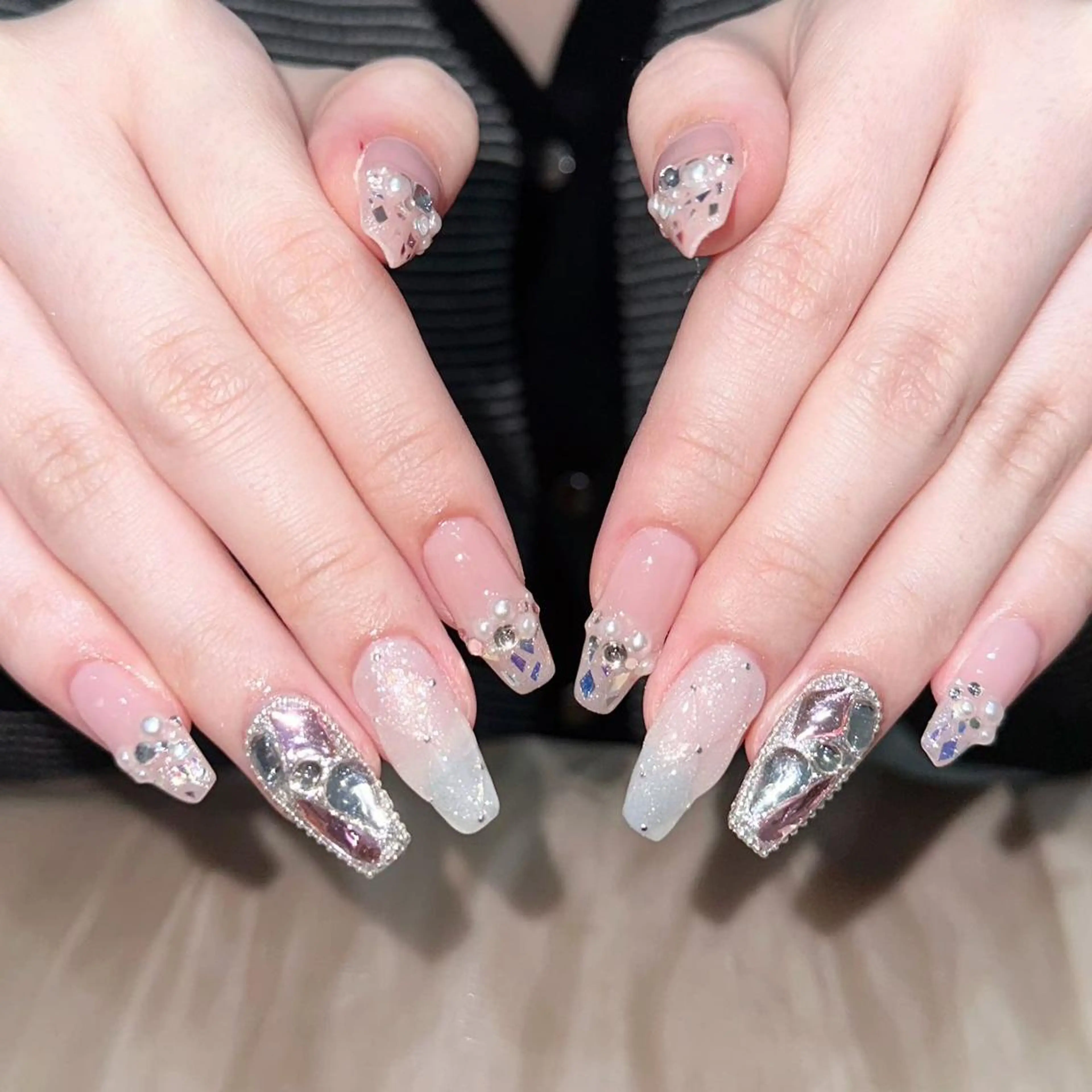 ネイル アートネイル 長さ出し ネイルチップ Queens momoのネイルデザイン