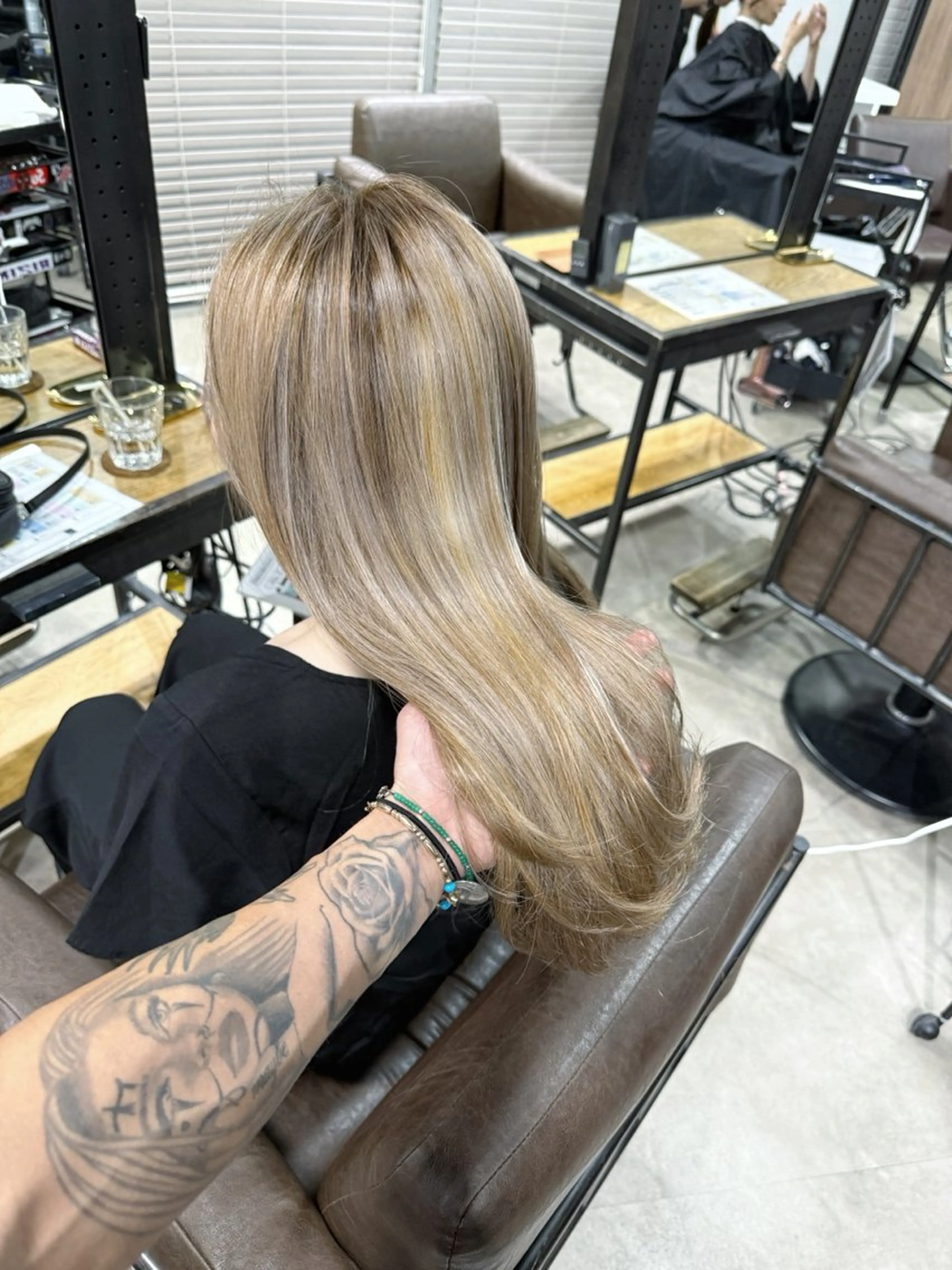 ロング ハイライト ヘアカラー トリートメント 山影✨バレイヤージュ ハイライト✨メンズ◎のヘアスタイル