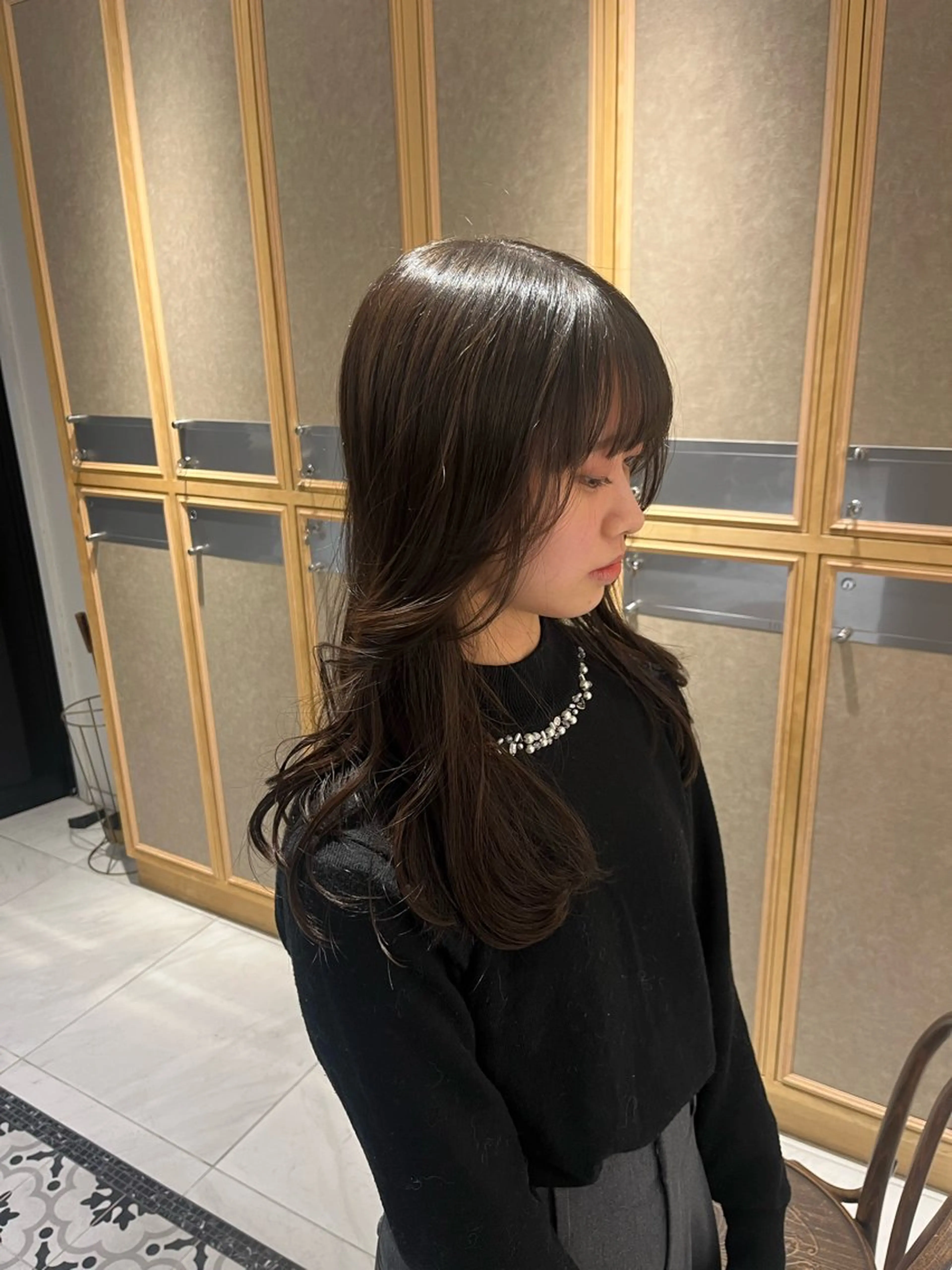 セミロング ナミ🩶暗髪/暖色 ❤️/透明感/縮毛のヘアスタイル