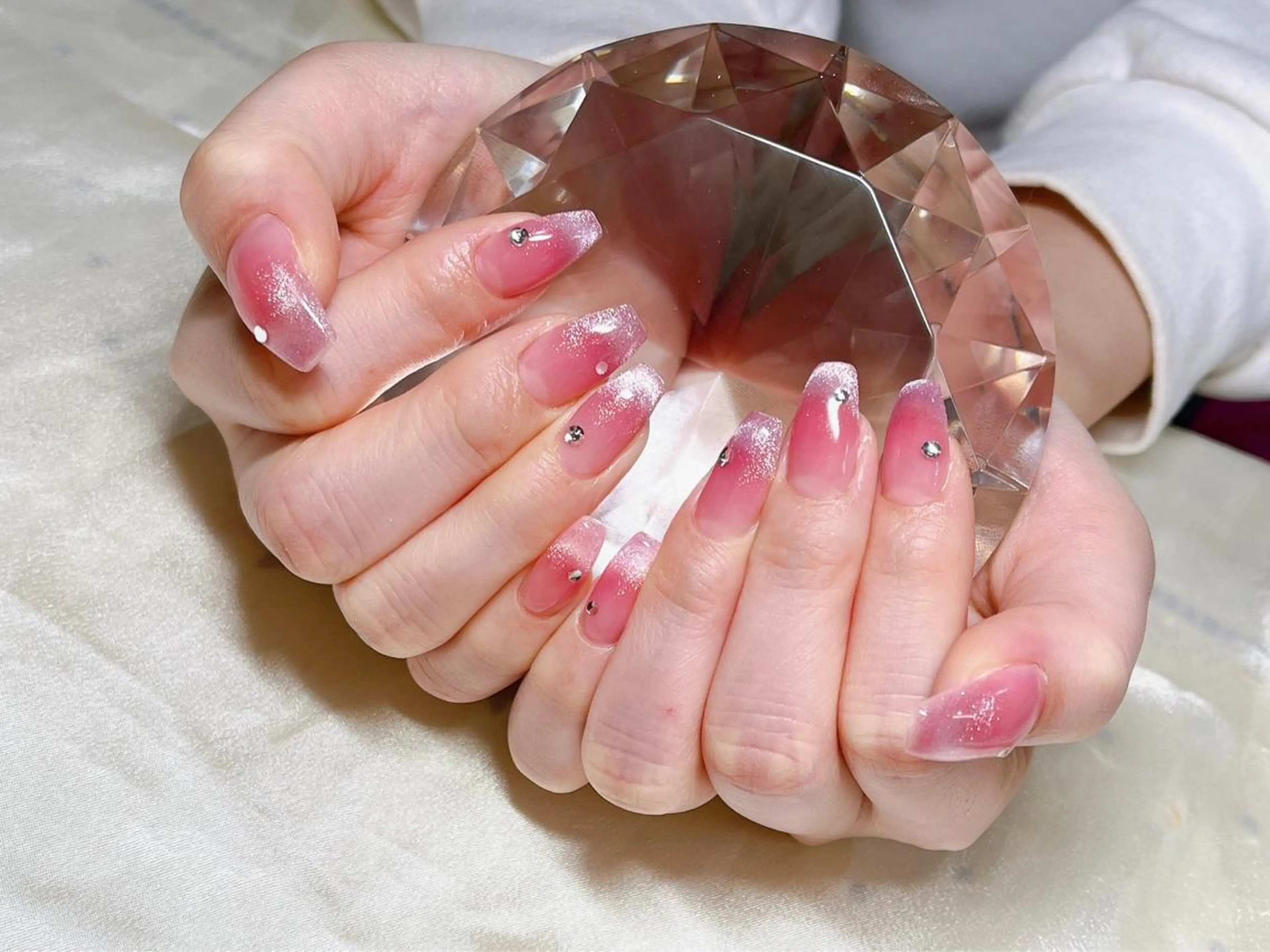 ネイル マツエク・マツパ アイブロウ 韓国風マツエク パリジェンヌラッシュリフト まつげパーマ ワンホンマツエク チークネイル ハンドネイル Nail&eye Belire 新宿のネイルデザイン