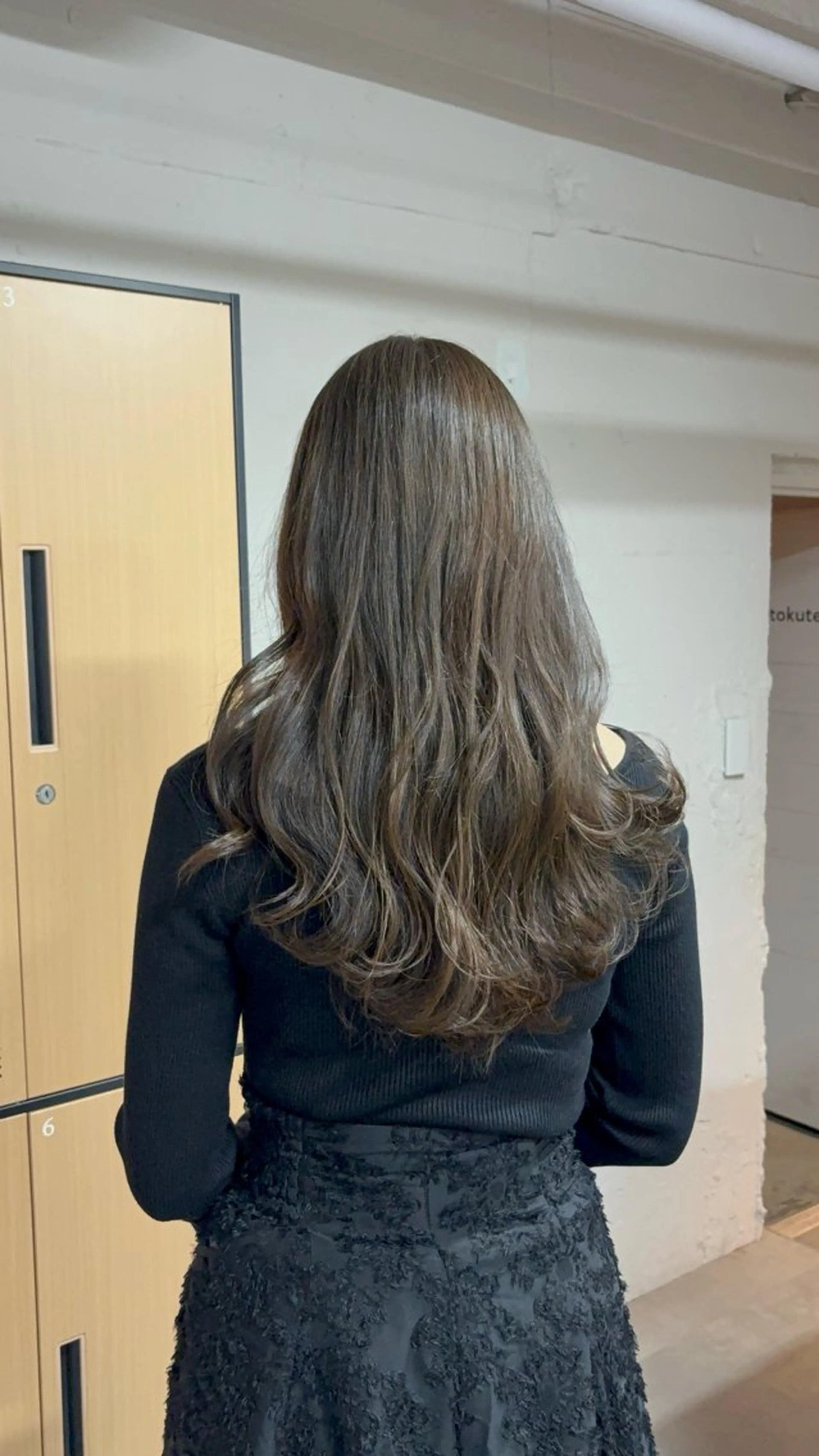 ロング カット ヘアカラー tokute 中野真咲🐺のヘアスタイル