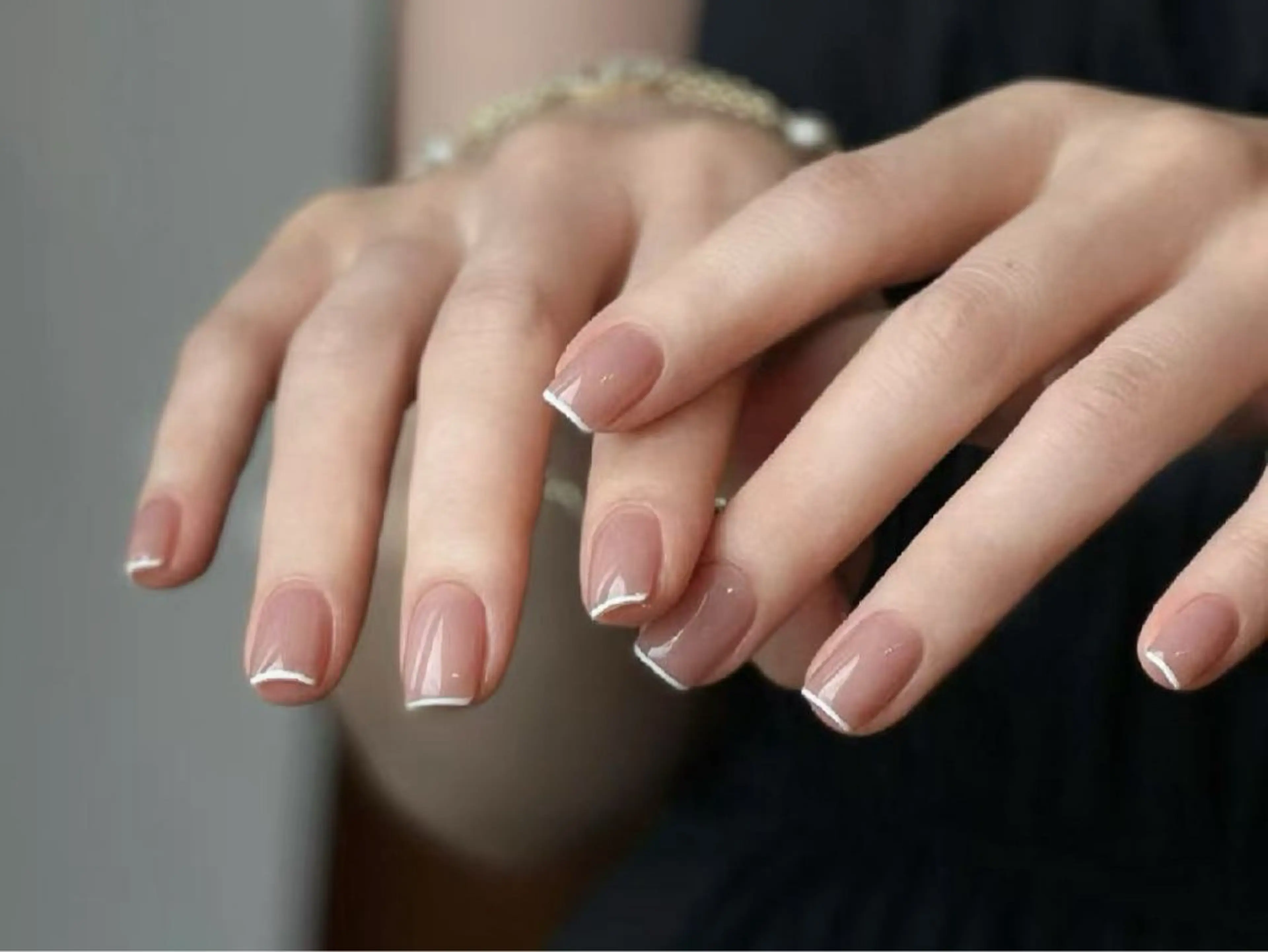 定額コース★写真デザインワンカラー+細いフレンチ🥳 5800の写真