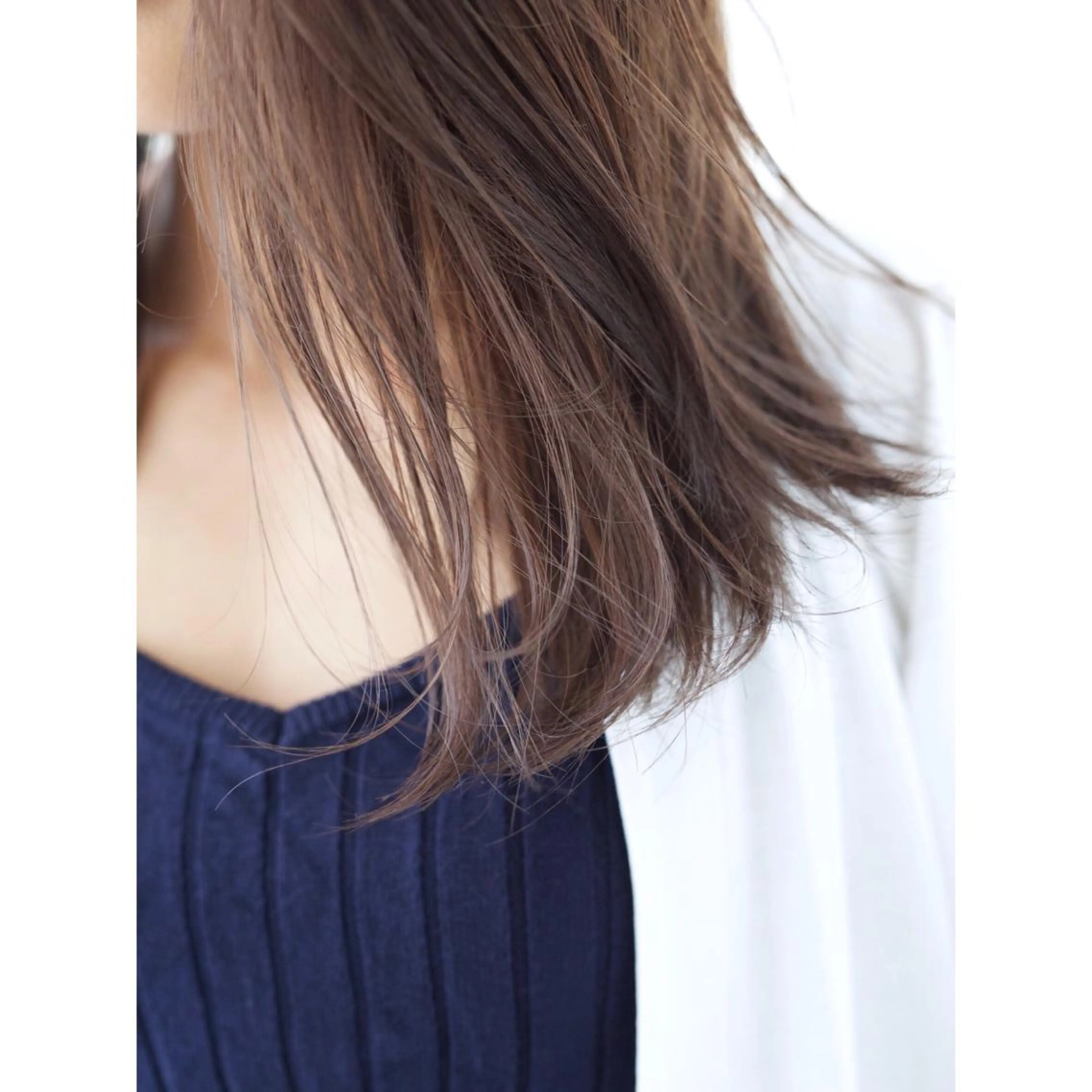 セミロング カラー fio マナミのヘアスタイル