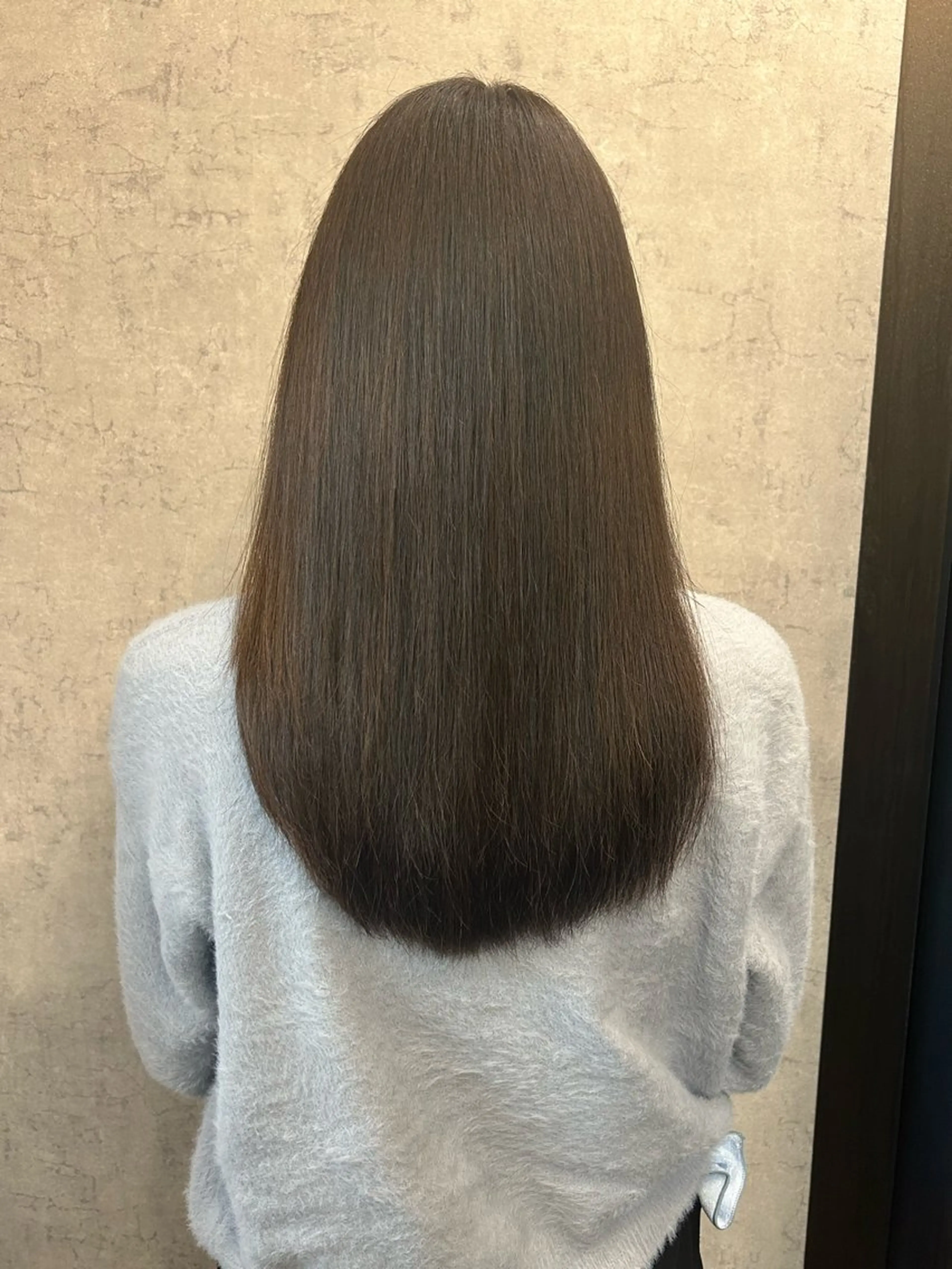 セミロング 鈴木 春衣のヘアスタイル