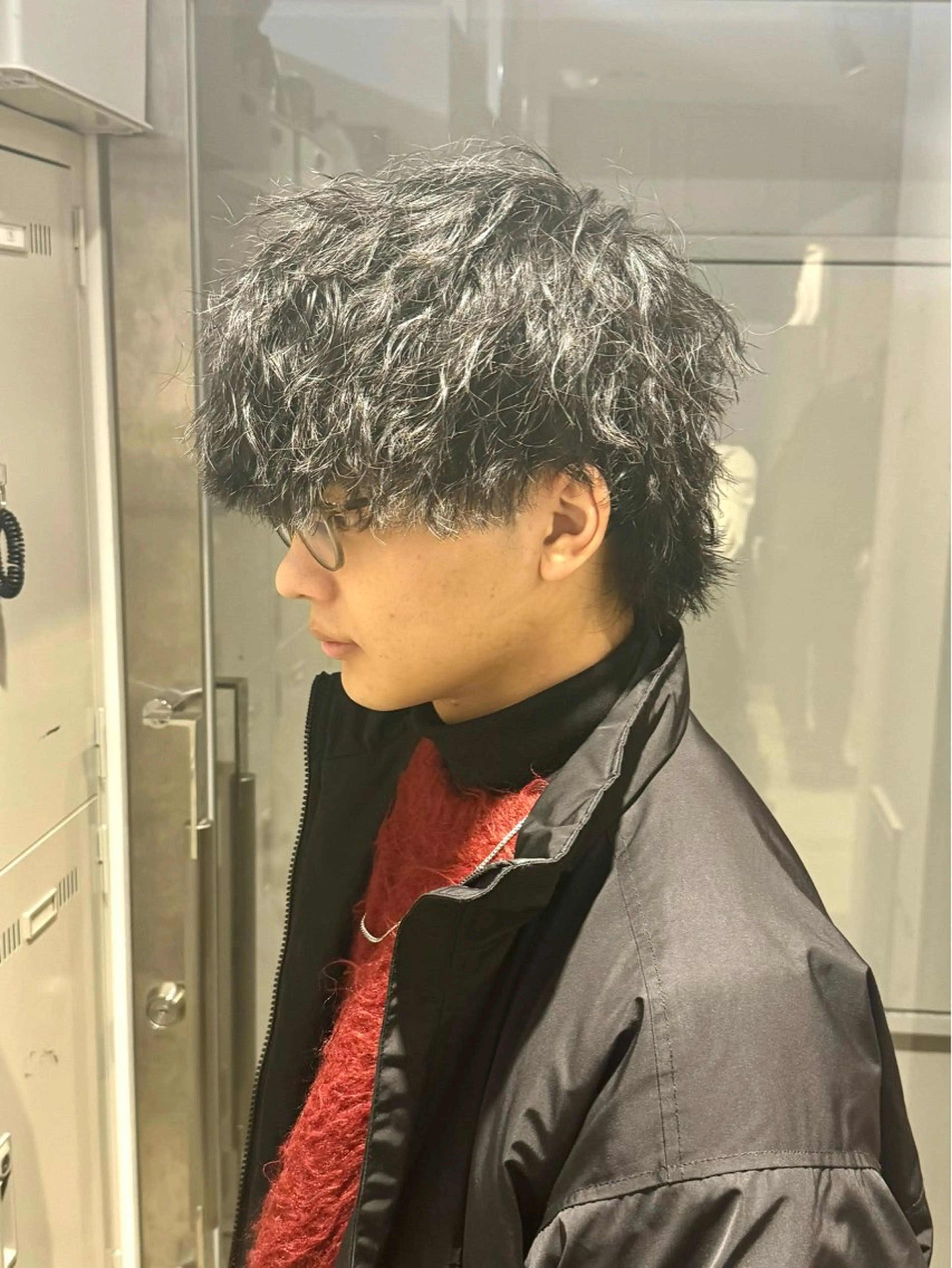 ミディアム パーマ ヘアアレンジ メンズ ミディアムパーマ メンズパーマ カット パーマ トリートメント ヘッドスパ ヘアセット 顔まわりカット の達人のヘアスタイル