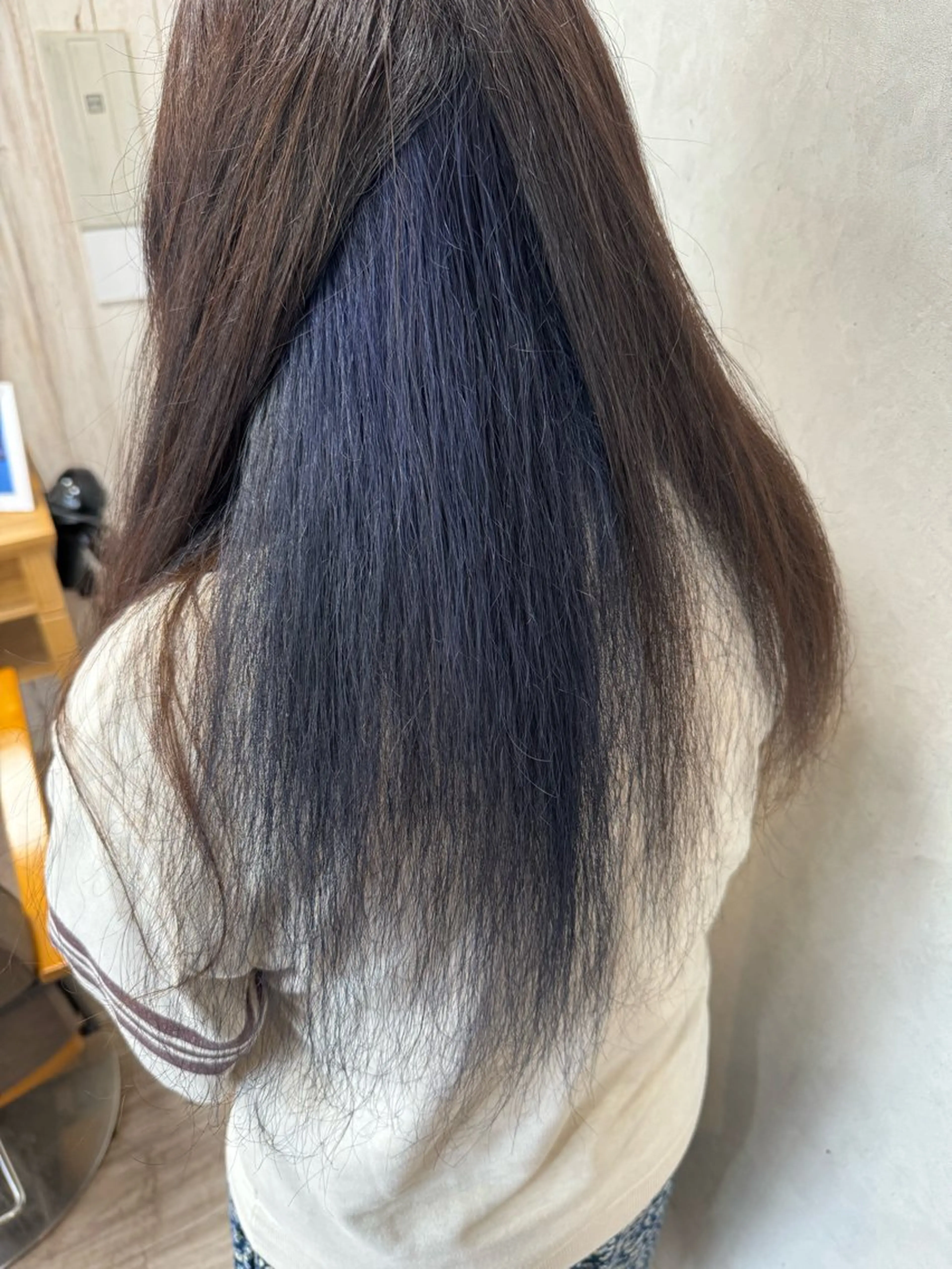セミロング カラー ブリーチ ブルーカラー ネイビーカラー カット ヘアカラー トリートメント TELAHAIR研究学園店所属・TELAHAIR 副店長 永田のヘアスタイル