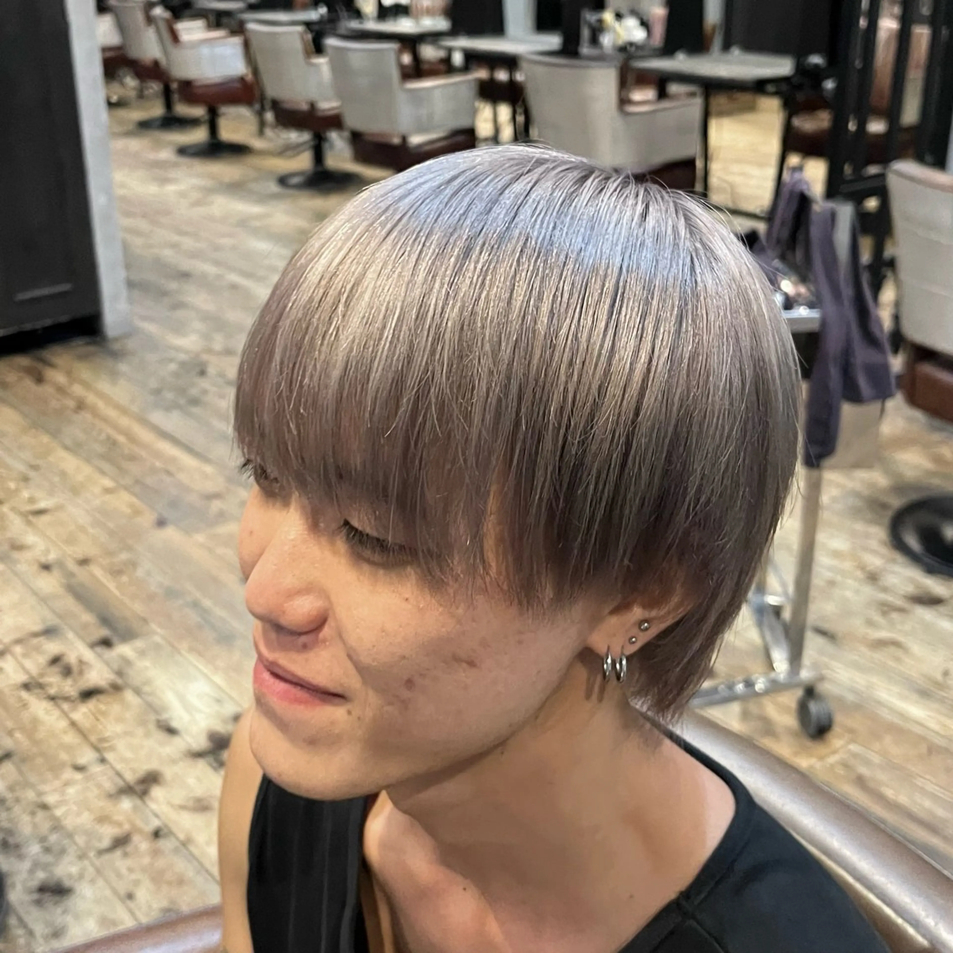 ショート カラー ミウラ ナオヤのヘアスタイル