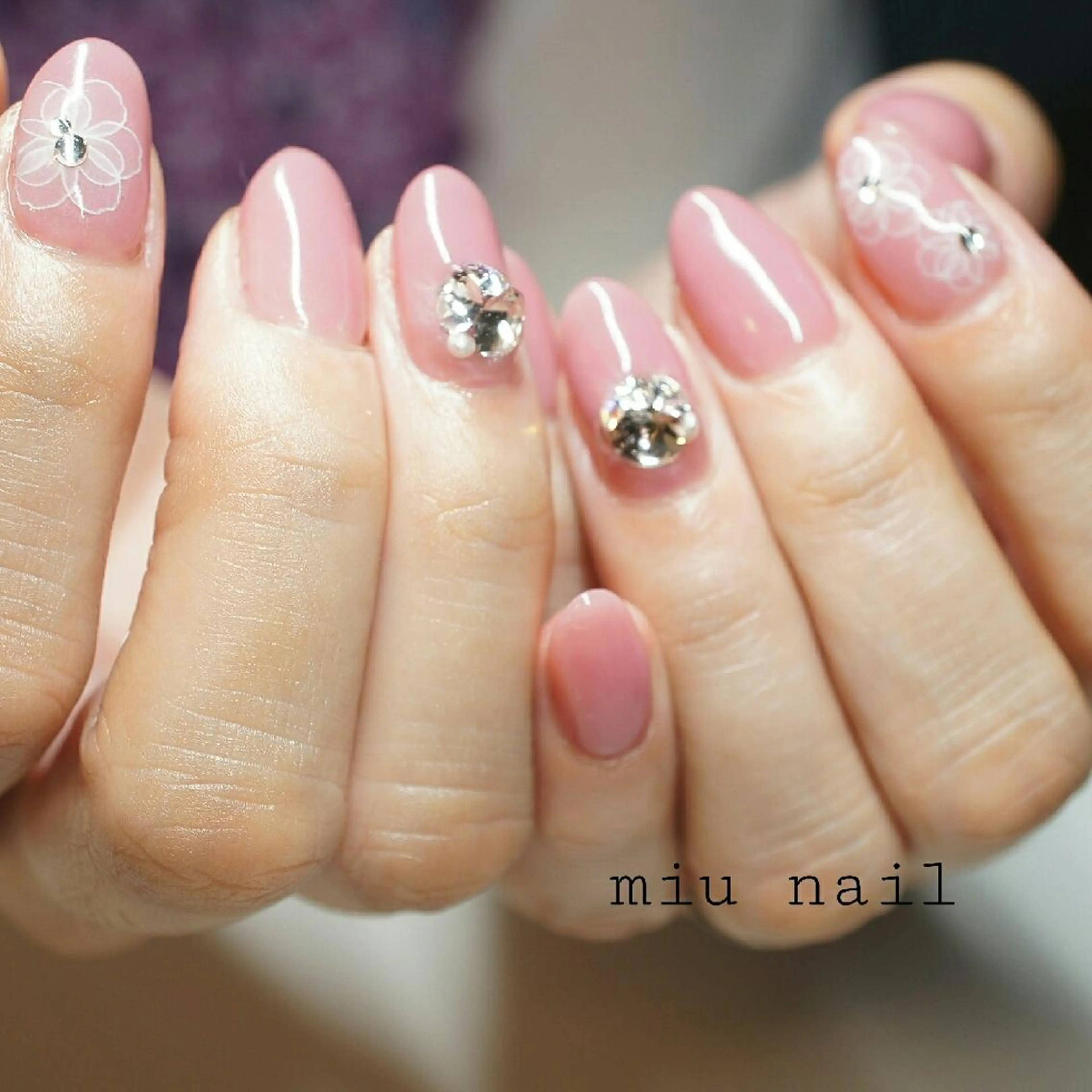 ネイル フラワーネイル ゴージャス ワンカラーネイル シンプルネイル ストーンネイル MIU Nail所属・MIU nailのネイルデザイン