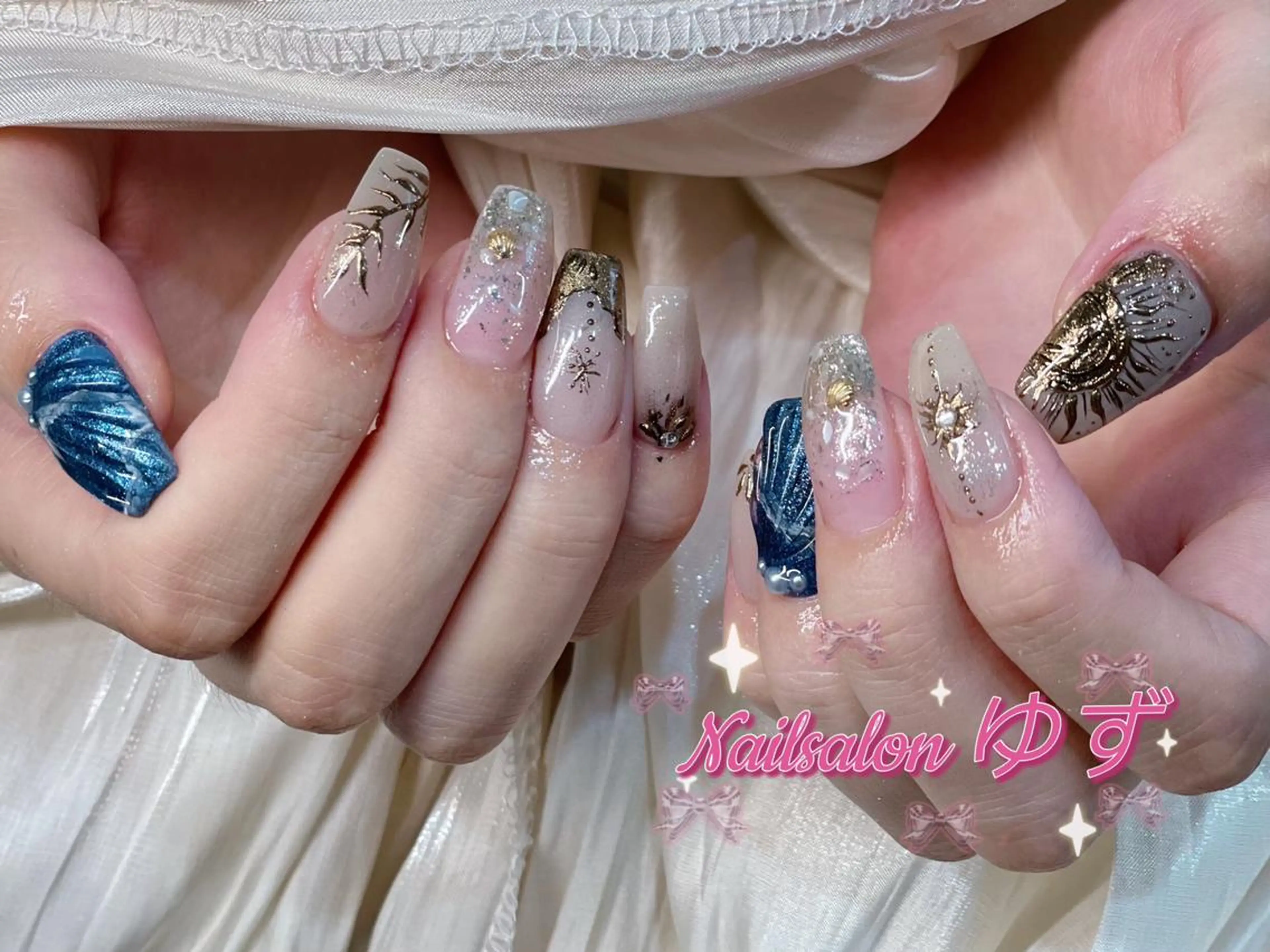 ネイル ジェルネイル キラキラネイル パラジェル ワンホンネイル ハンドネイル MAKI💚💚💚 秋葉原.のネイルデザイン