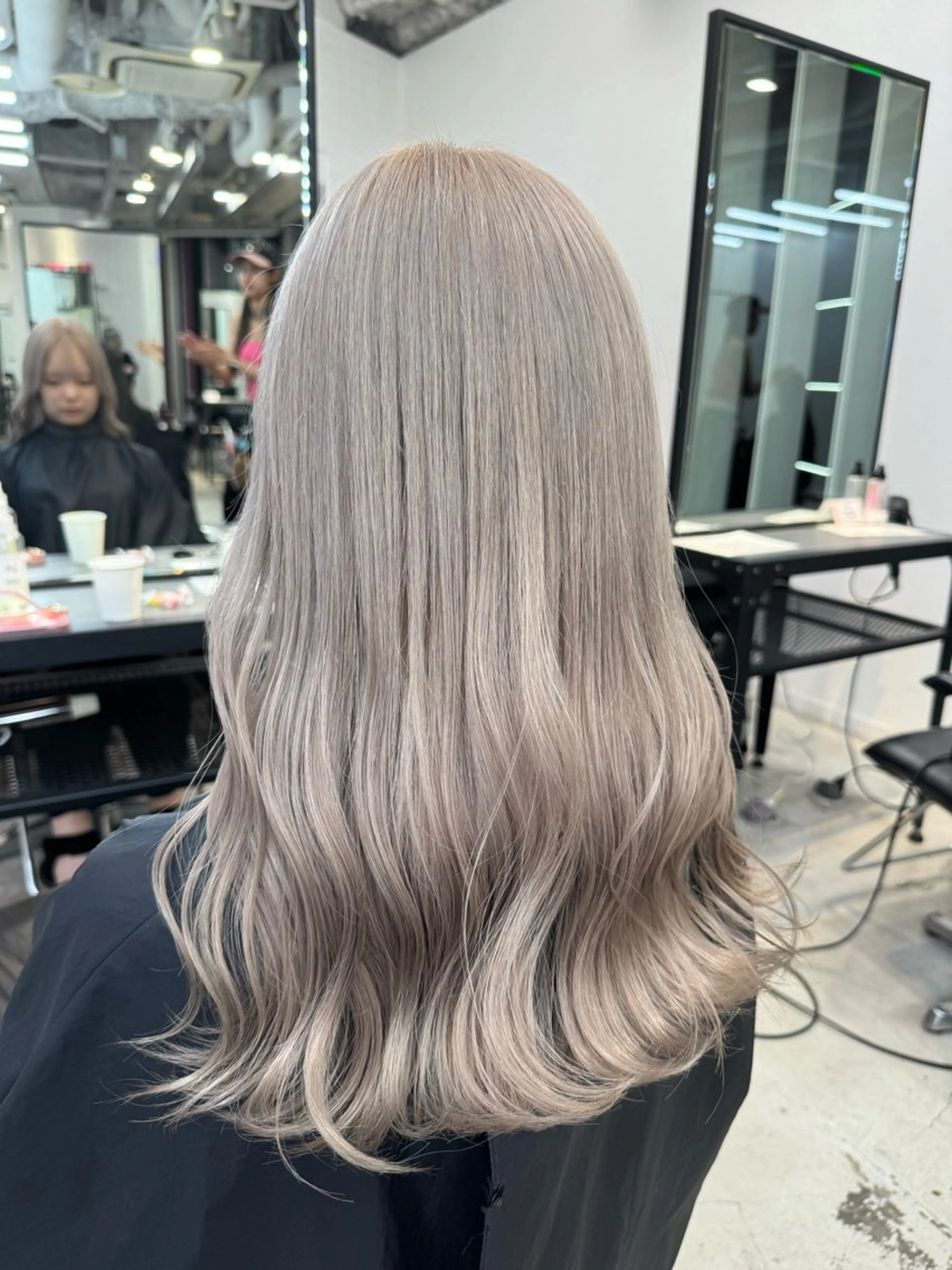 【明るくしたい方必見🔥】ブリーチ2回＋カラー＋ウォータートリートメント/ハイトーン/ケアブリーチ/ペールベージュの写真