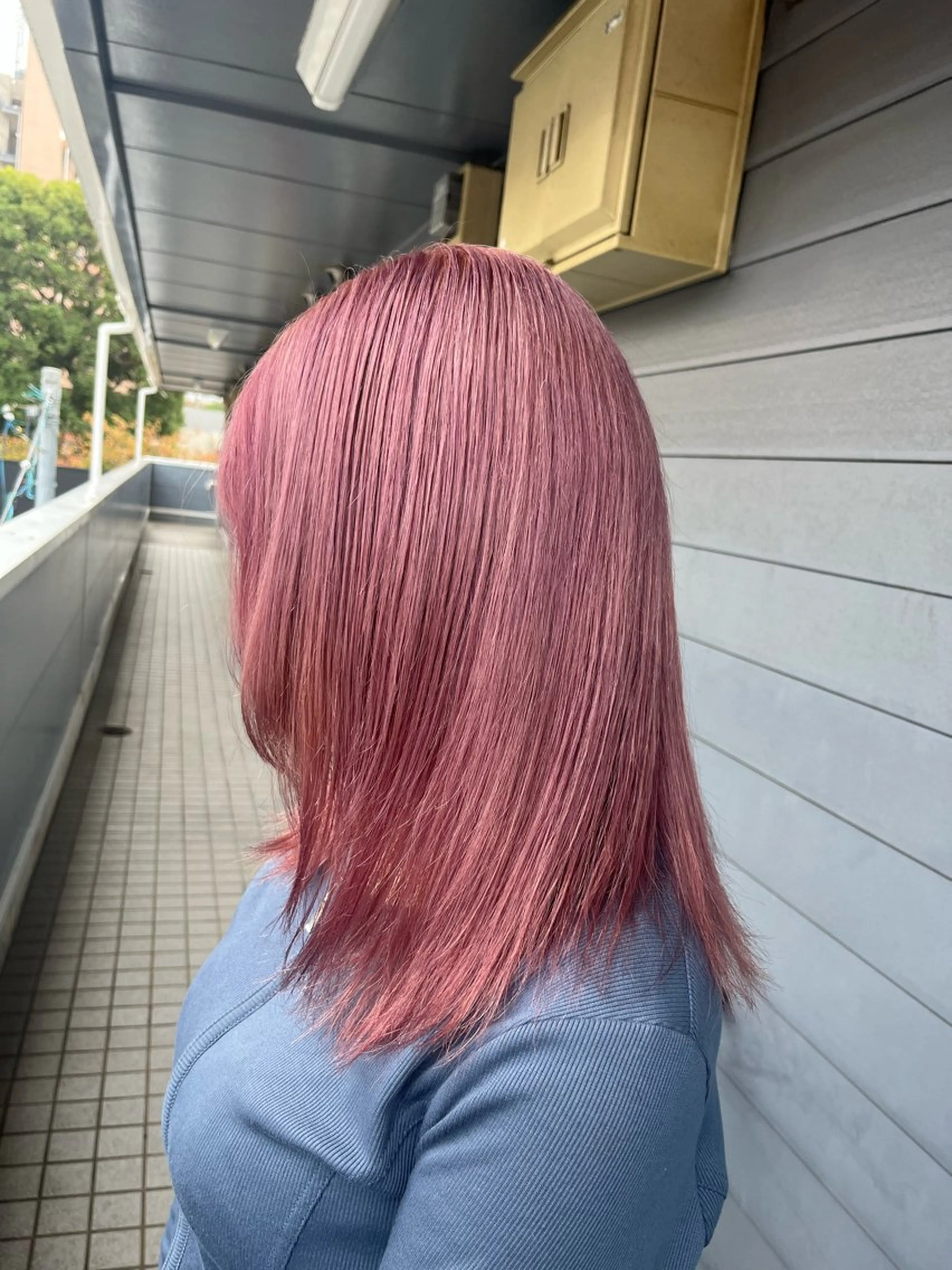 ミディアム カラー ブリーチ ラベンダーカラー ピンクカラー ヘアカラー 渡辺 健太のヘアスタイル