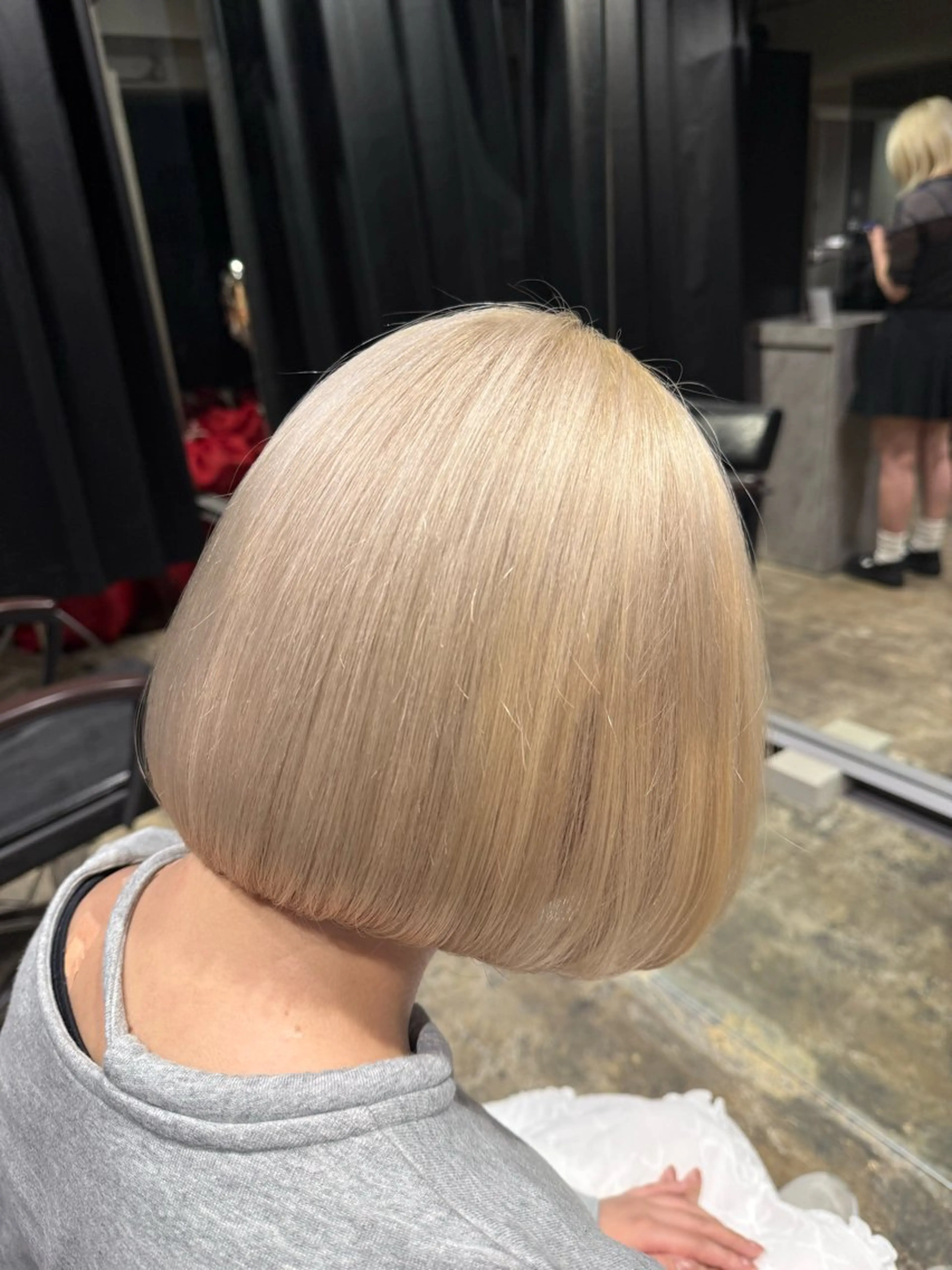 ショート カラー 抜きっぱなしブロンド ブロンド カット ヘアカラー トリートメント ヘアセット ROIS渋谷【ロイス】所属・高橋大樹/グレージュ /ベージュ/美髪のヘアスタイル