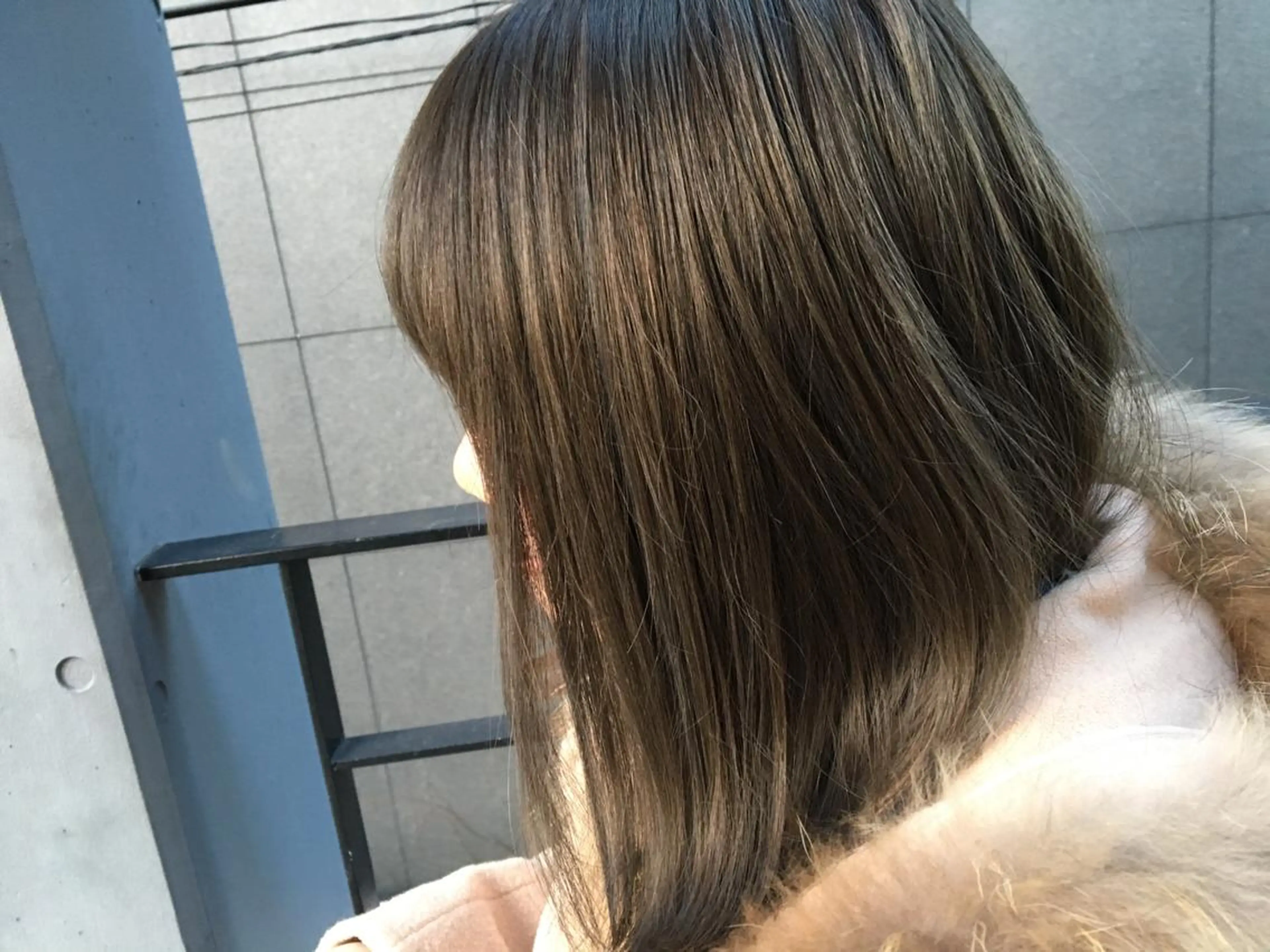 ミディアム カラー THE DAY所属・AKI HASHIMOTOのヘアスタイル