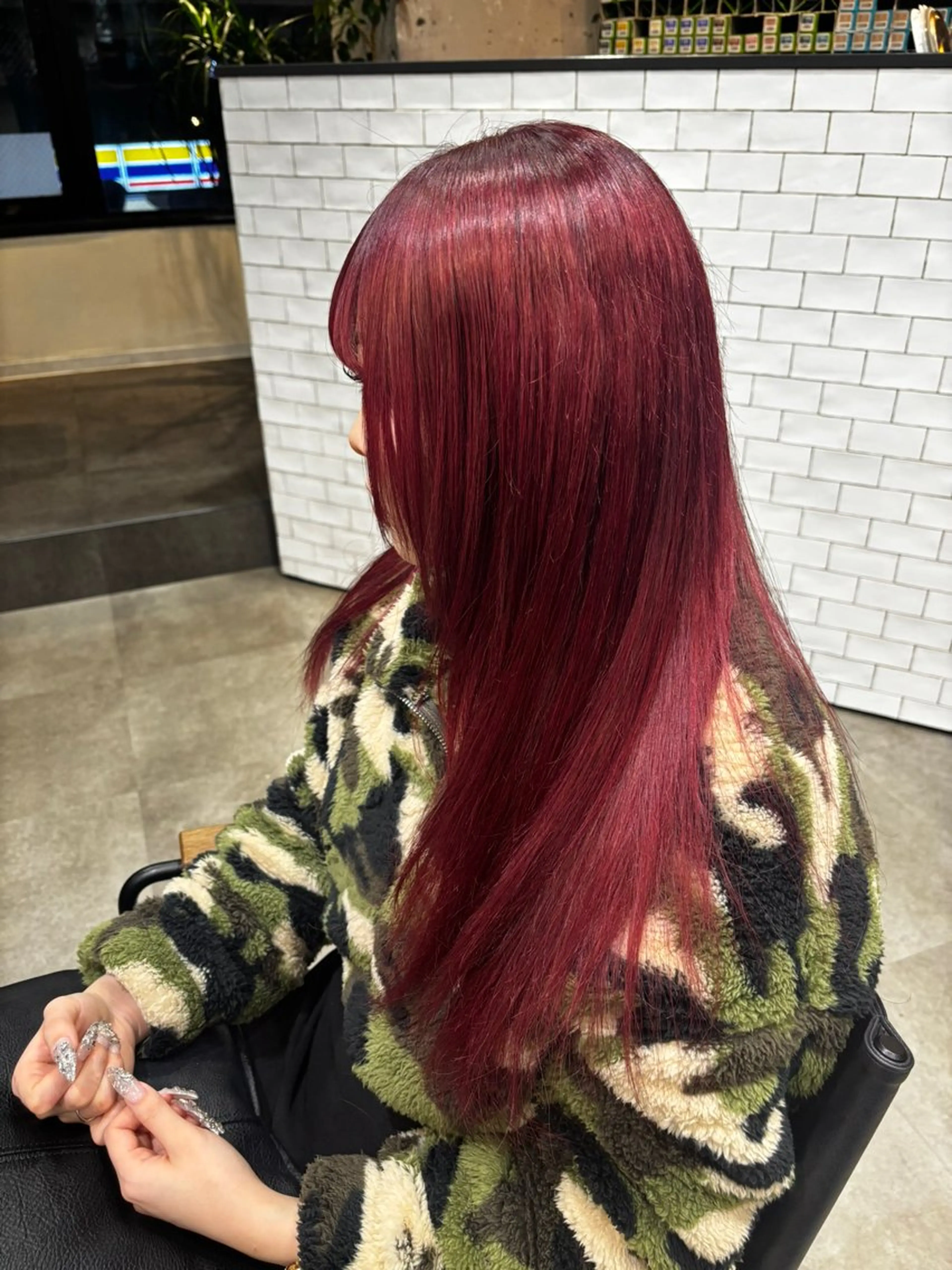 カラー ブリーチ ブリーチなしカラー レッドカラー オリタ ルカのヘアスタイル