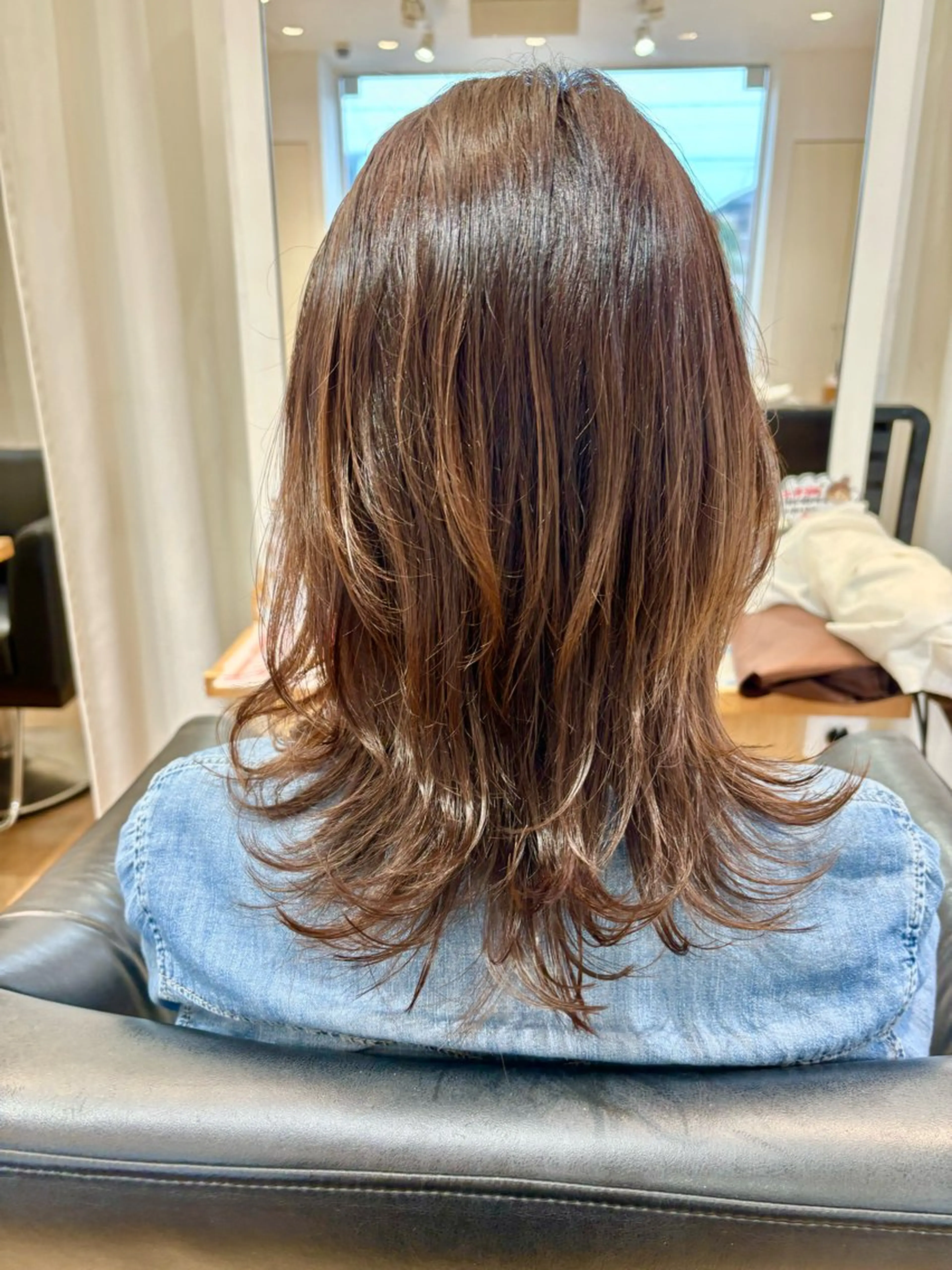 ミディアム カラー イヤリングカラー イルミナカラー ボブ レイヤーカット 縮毛矯正 秋山知穂🌸縮毛矯正 ショートお任せ🌸のヘアスタイル