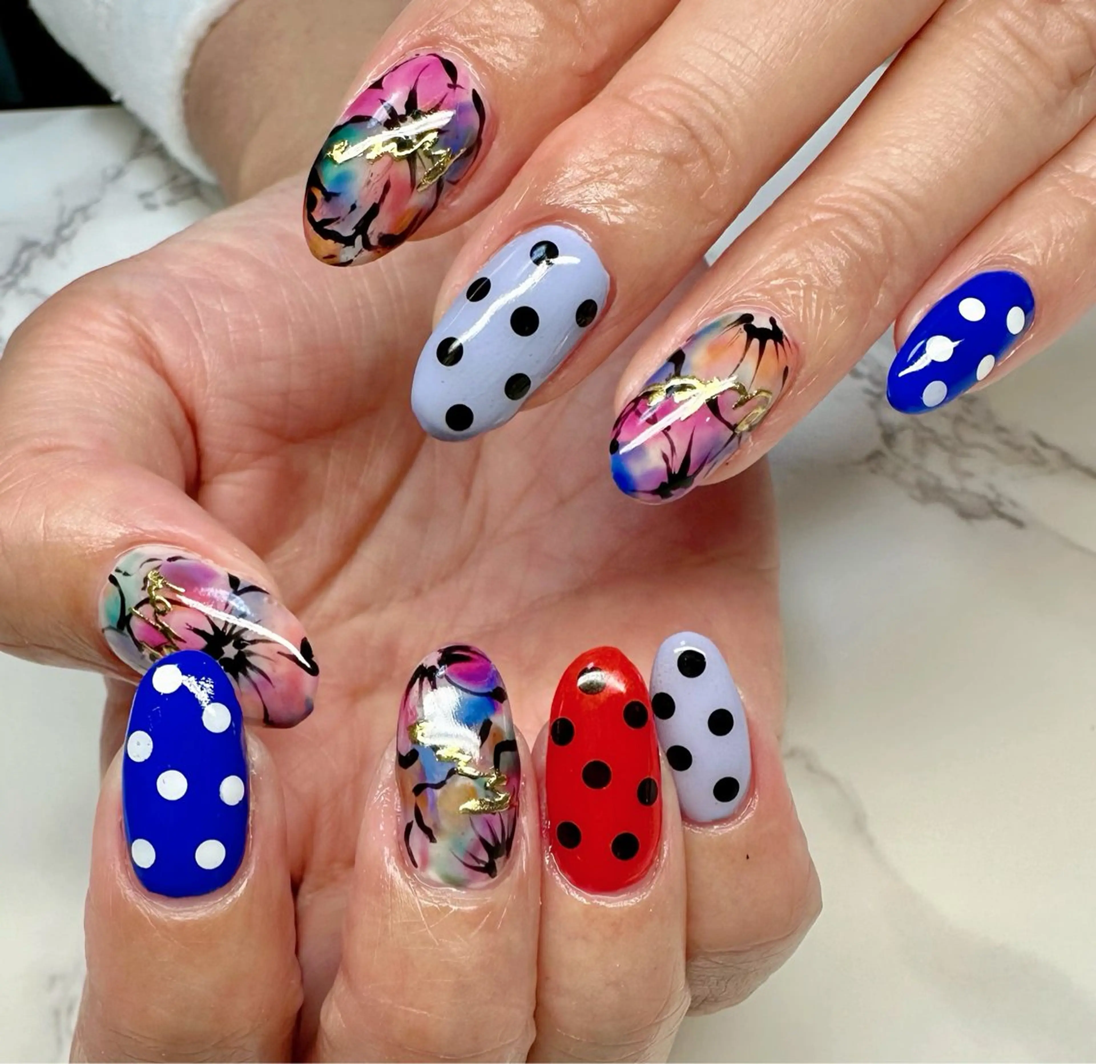 ネイル アニマル柄 フレンチネイル キラキラネイル マグネットネイル ミラーネイル M.N_ nailのネイルデザイン