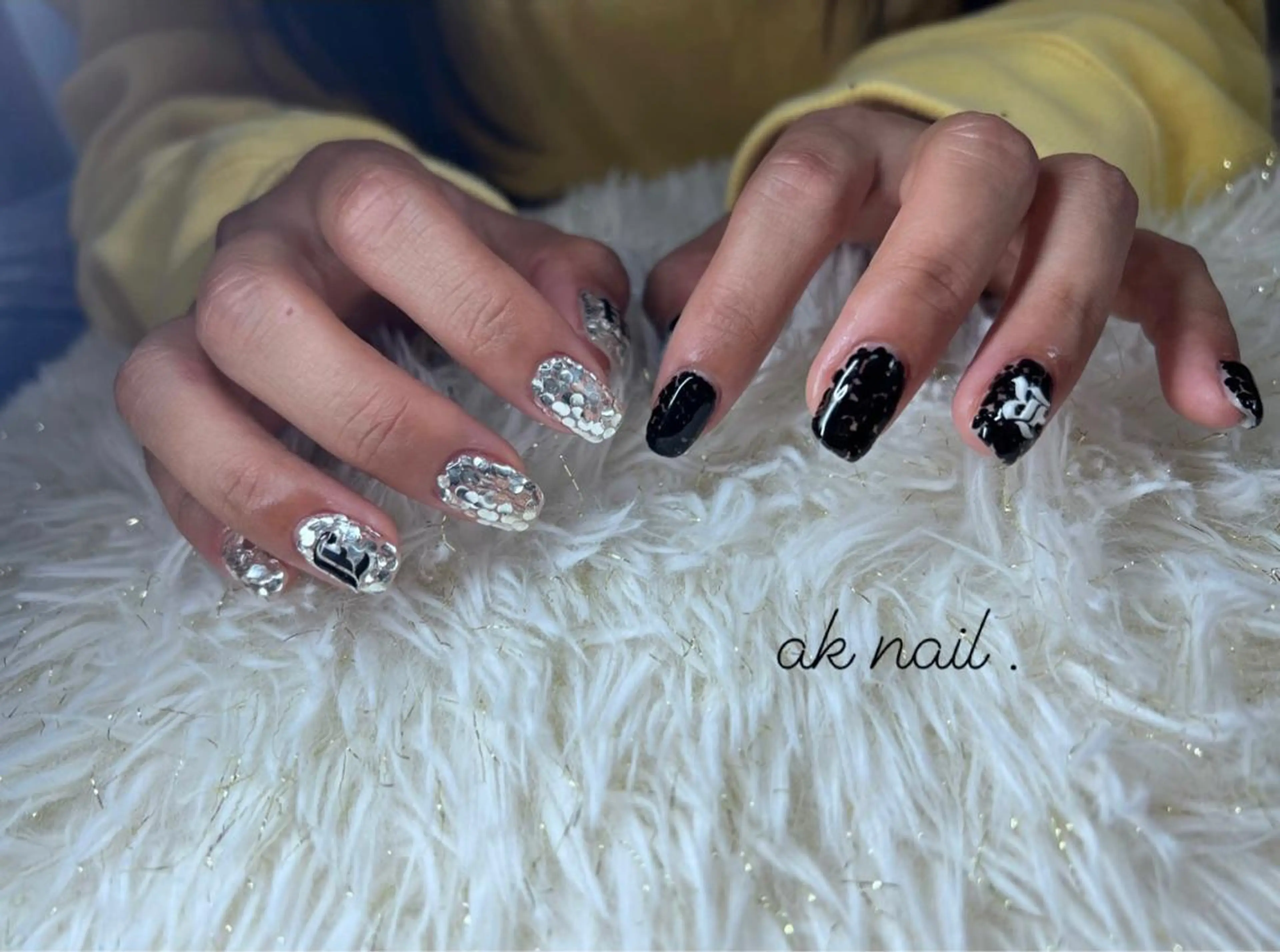 ミディアム ネイル ミラーネイル ak nail .のネイルデザイン