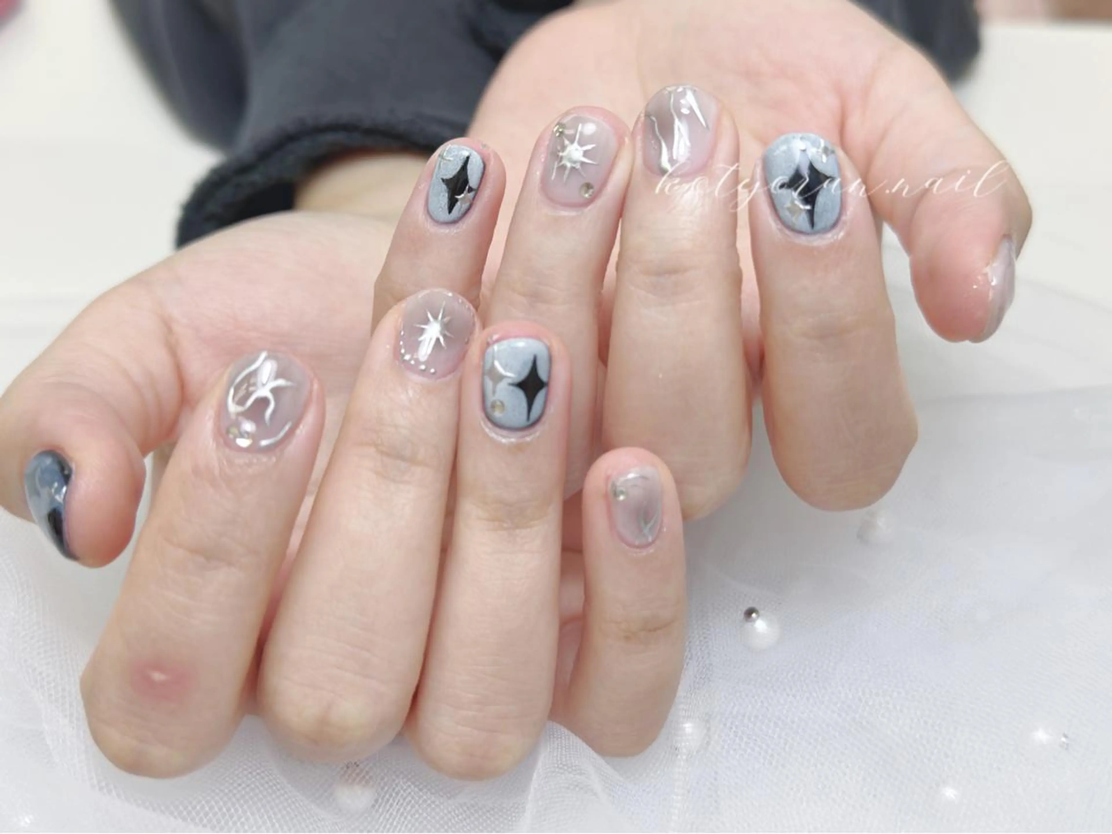 ネイル Mona【パラジェル ・長さ出し専門店】のネイルデザイン