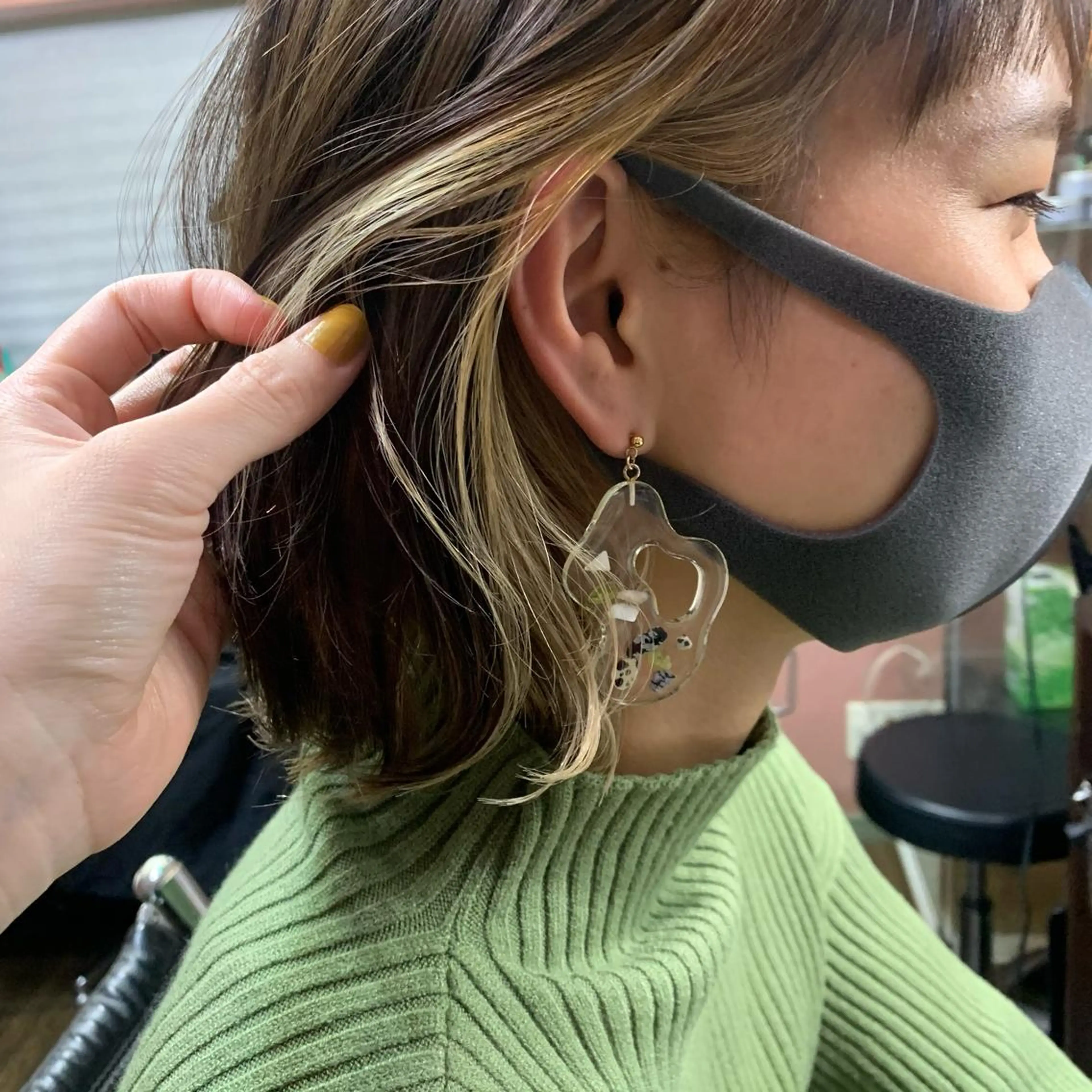 ショート カラー ブリーチ イヤリングカラー chouette/ 根本優希のヘアスタイル