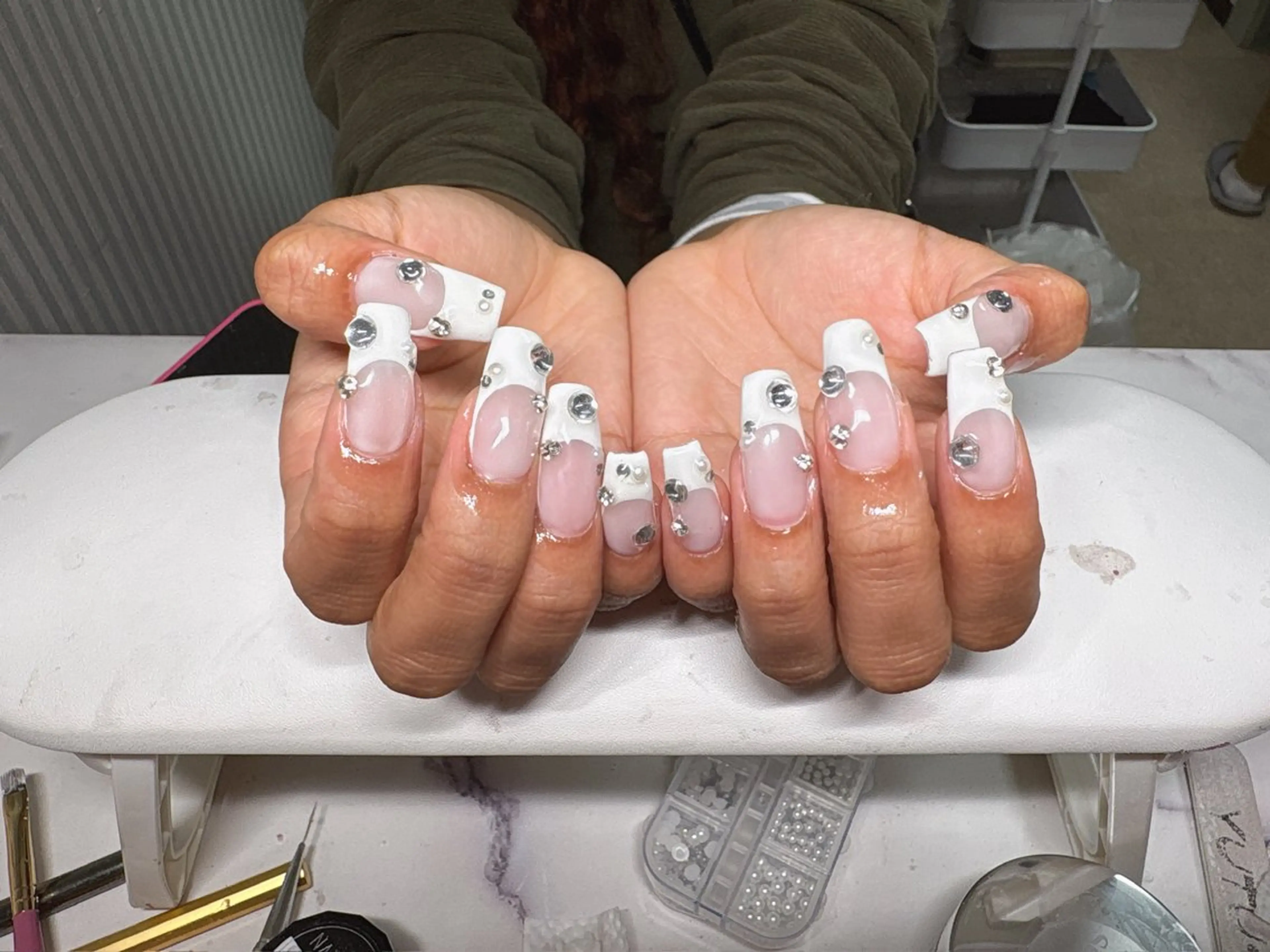 ネイル ハンドネイル Chiara 長さだしのネイルデザイン