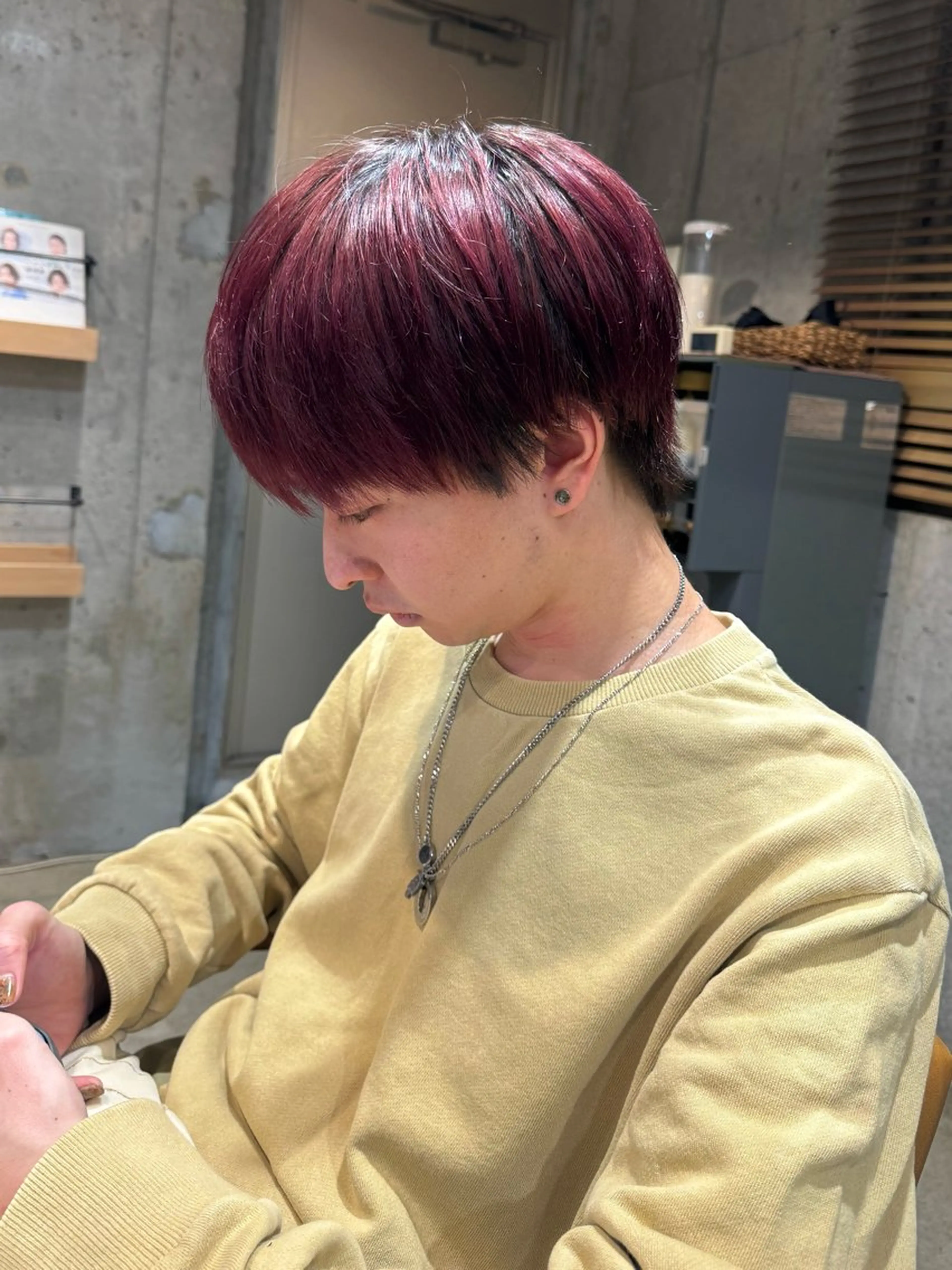 カラー メンズ カシス ピンクカラー カット ヘアカラー トリートメント 顔まわり/艶カラー/ 🤎himari🤎のヘアスタイル