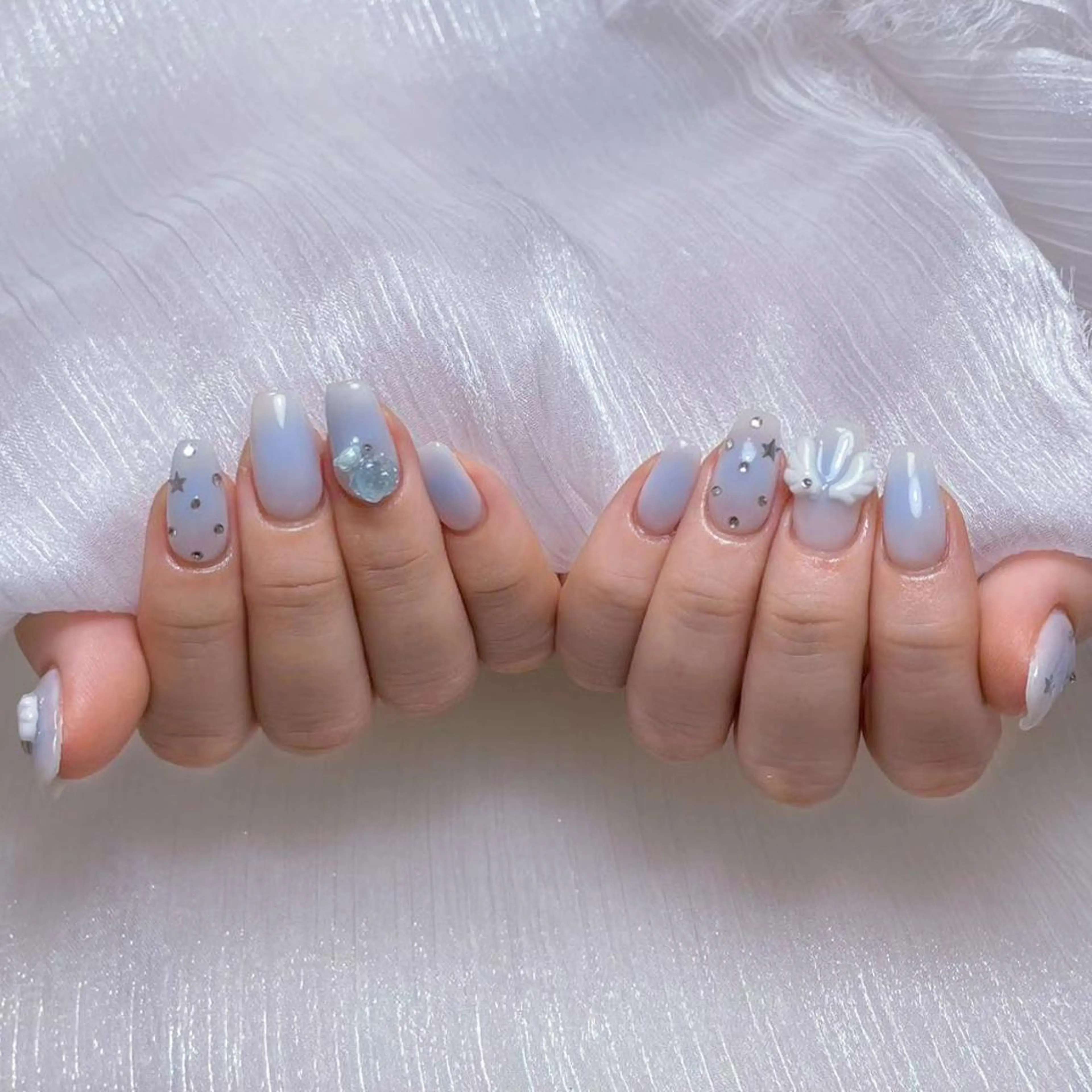 ネイル アートネイル オーロラネイル ガーリー キラキラネイル 韓国ネイル ハンドネイル DIANMOND NAIL🌸のネイルデザイン