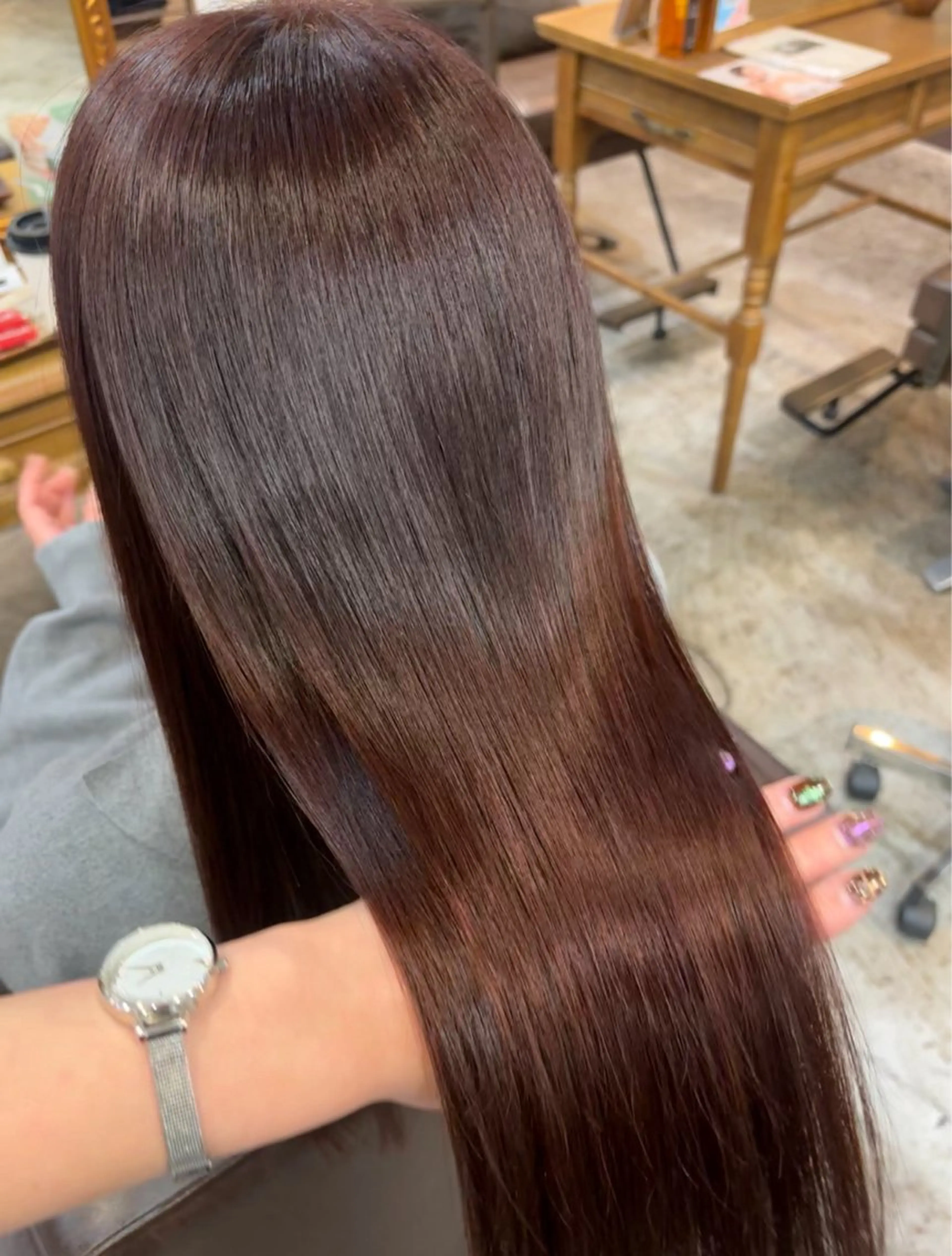 セミロング カット ヘアカラー 縮毛矯正 トリートメント 髪質改善特化🫧韓国 🇰🇷amiruのヘアスタイル