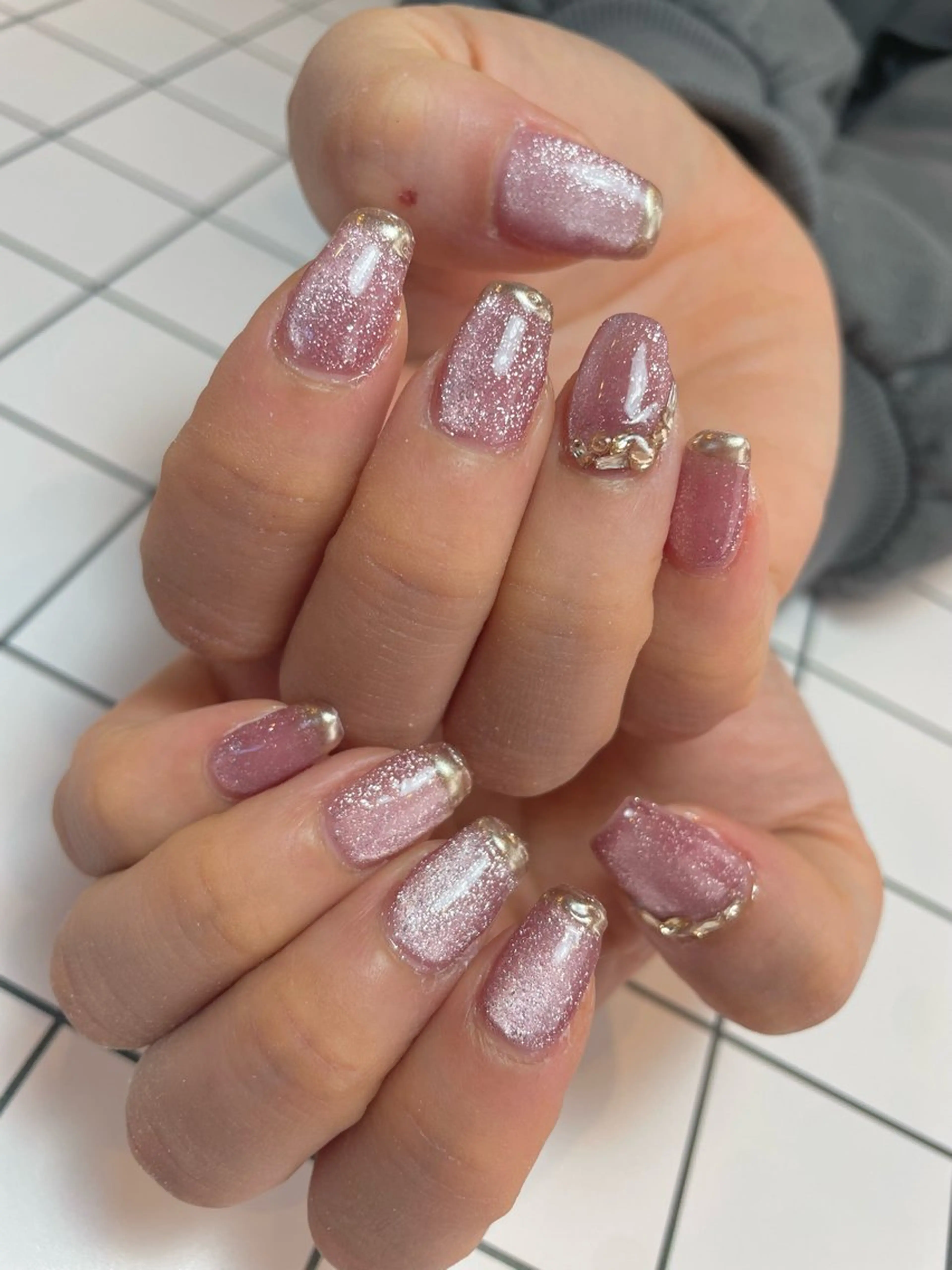 ネイル キラキラネイル マグネットネイル ストーンネイル nail salon POPPYのネイルデザイン