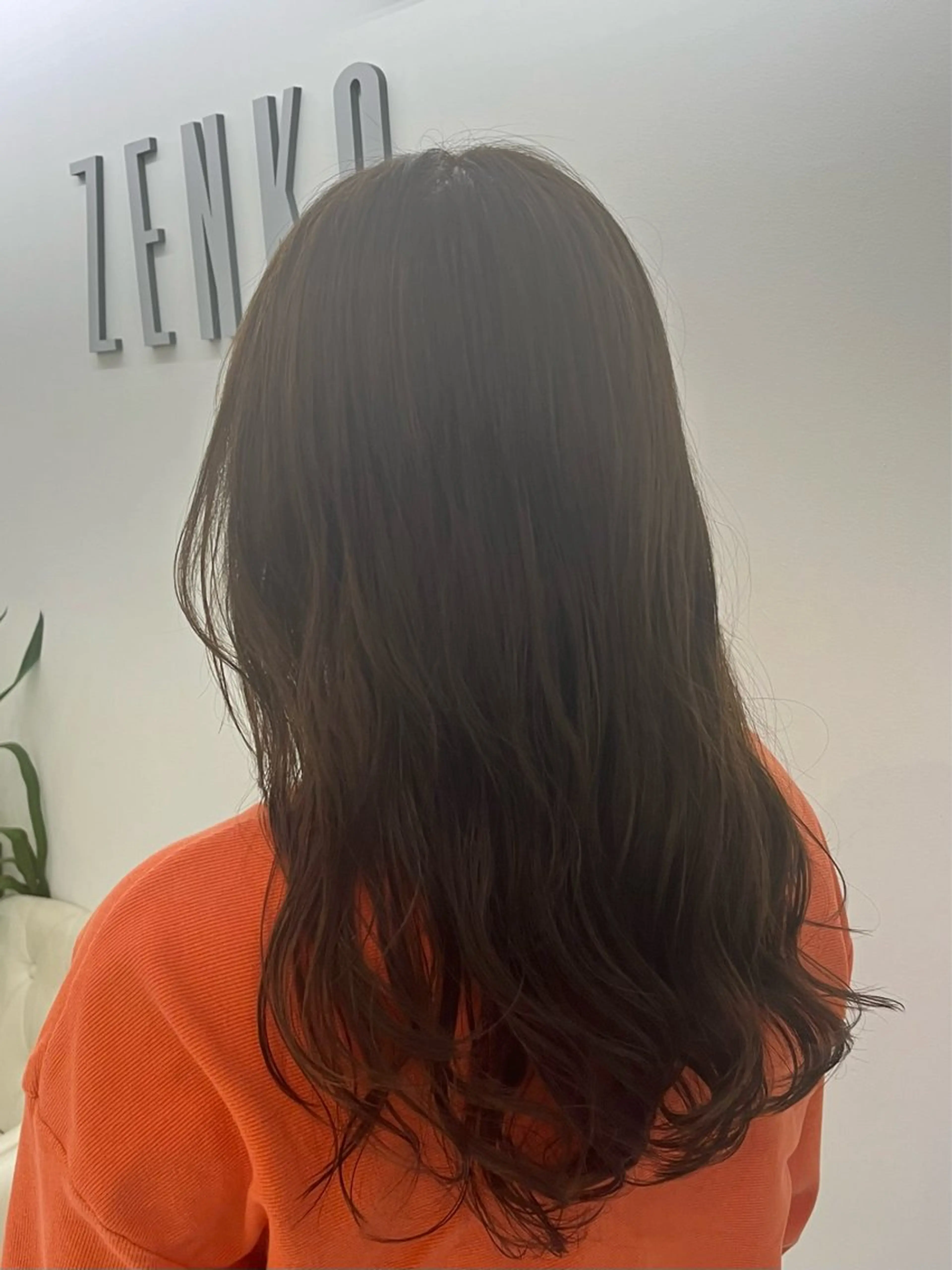 ロング パーマ 韓国風ヘア カット パーマ トリートメント コテ巻き風パーマ 藤澤　知彌のヘアスタイル