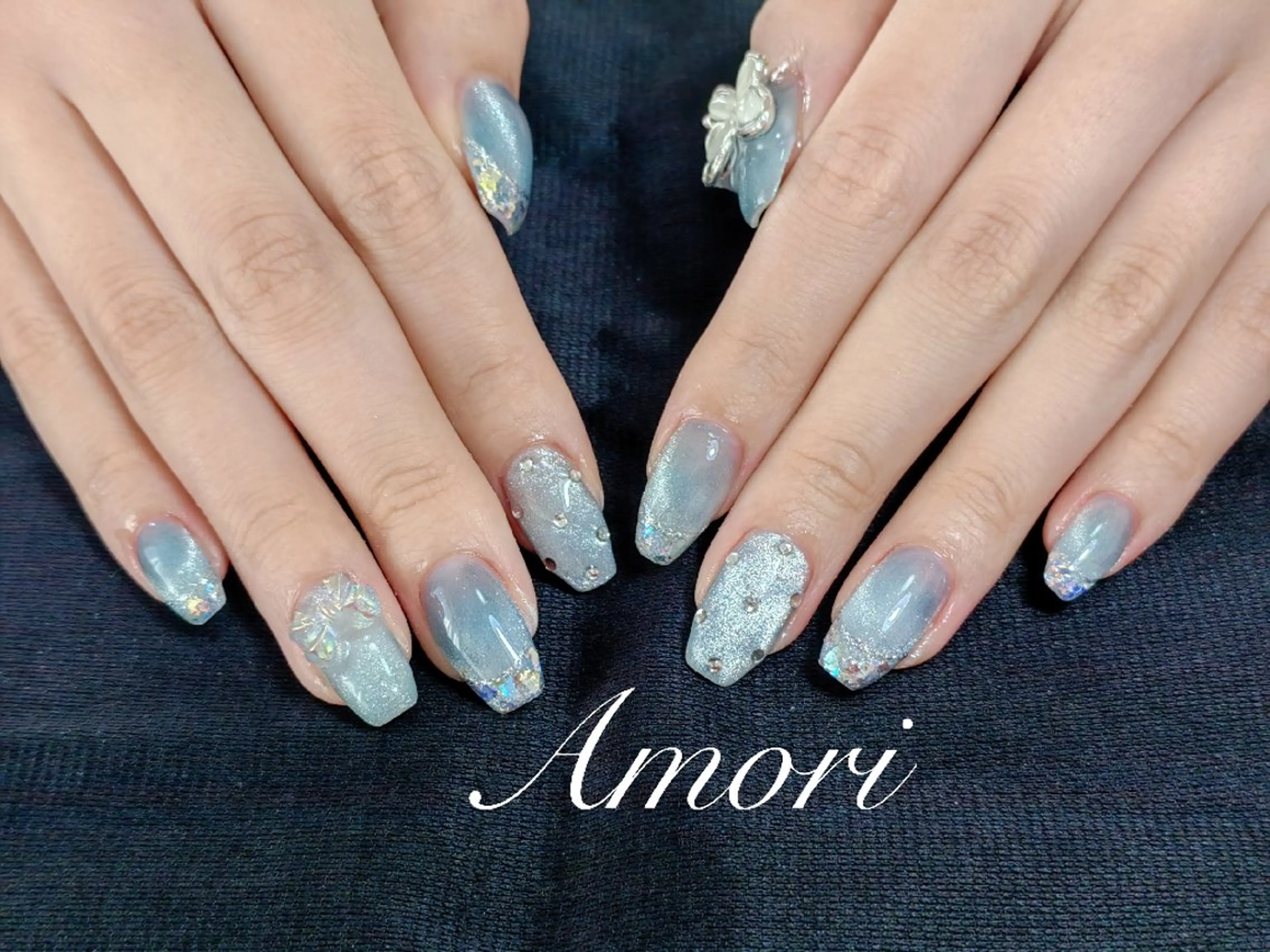 ネイル ブルー 佐藤 しおんのネイルデザイン