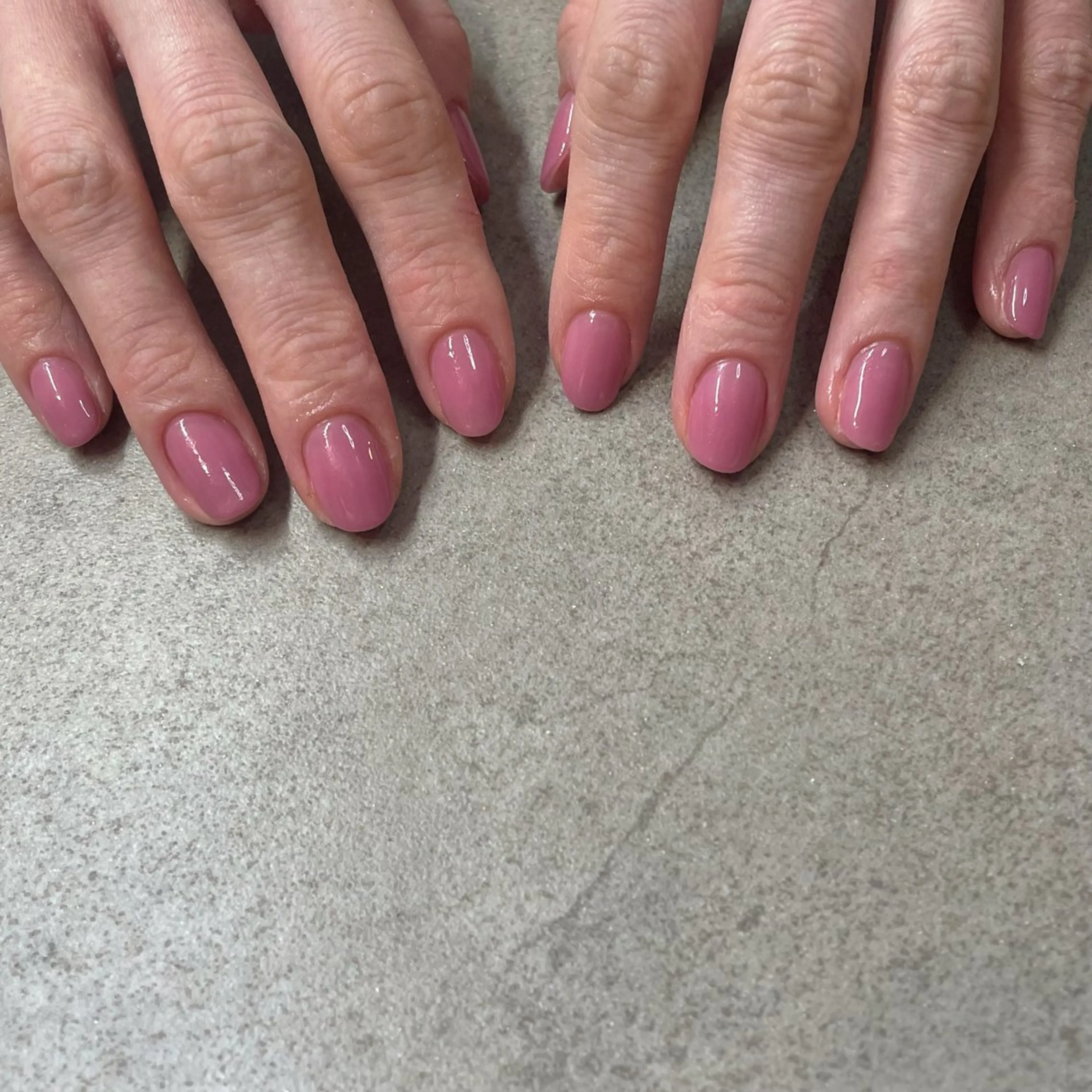 ネイル ワンカラーネイル ピンク ハンドネイル F room 表参道のネイルデザイン