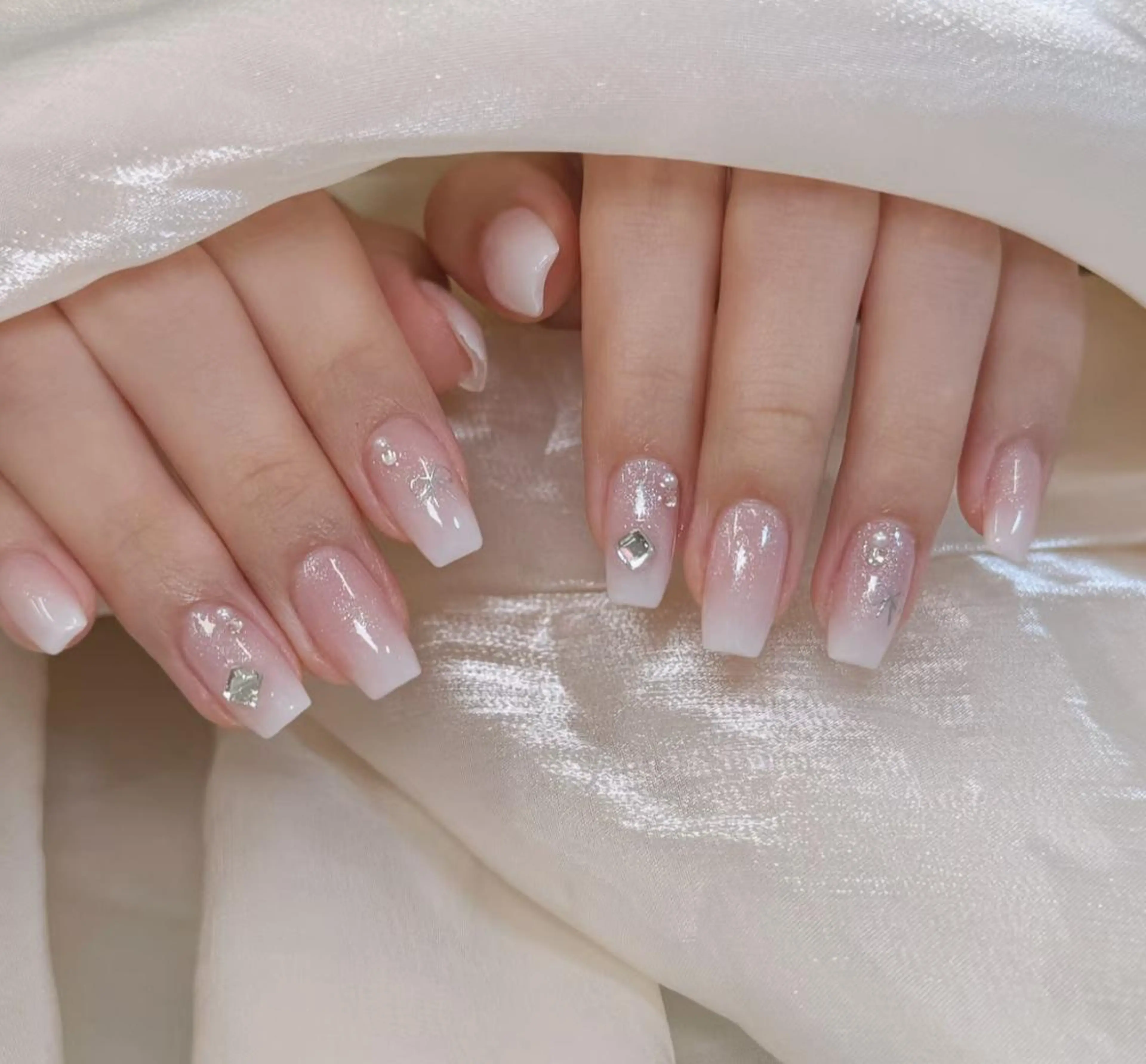 ネイル ハンドネイル RAFFINE haru🦋🩵のネイルデザイン