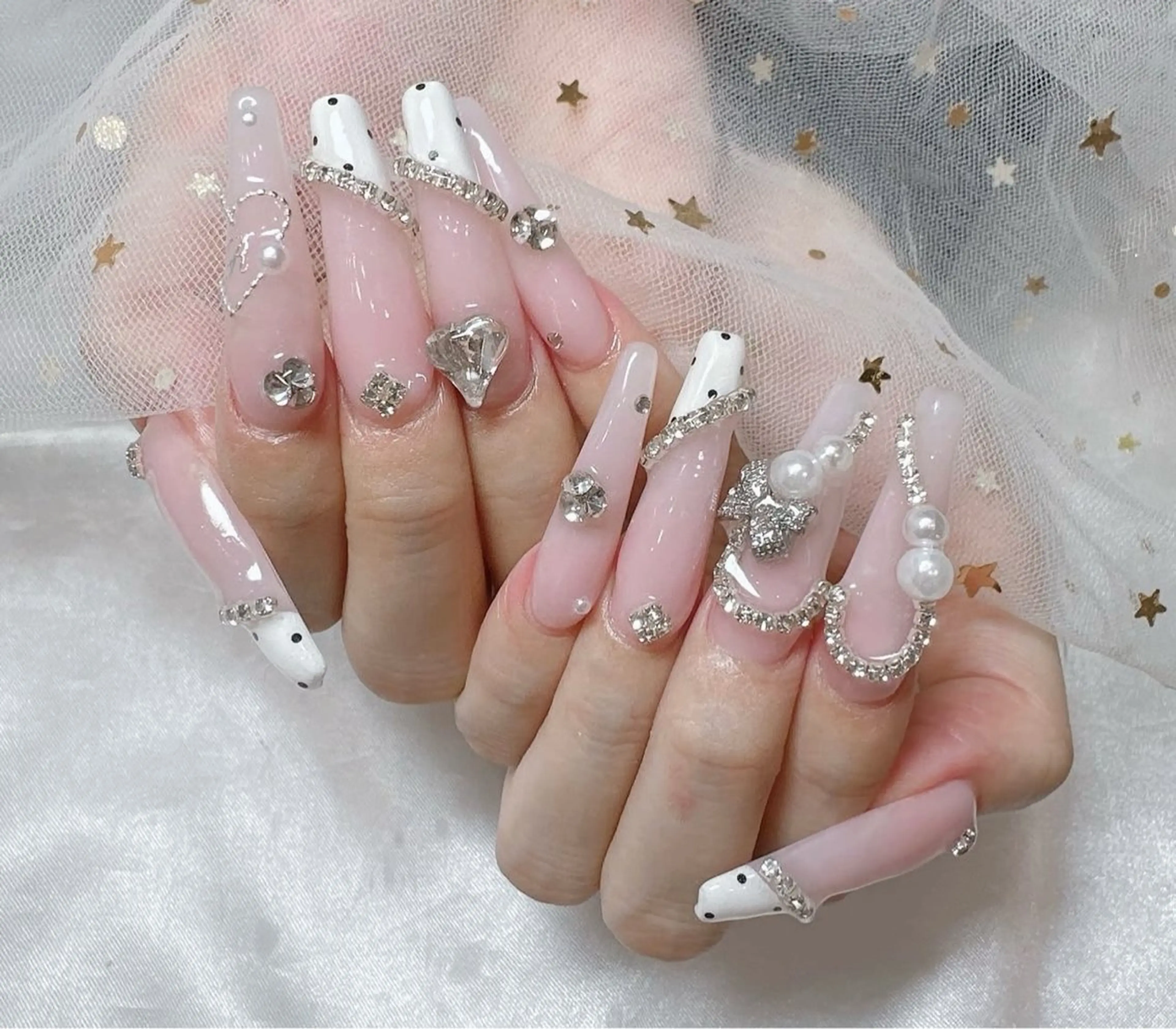 ネイル グラデーション キラキラネイル ワンカラーネイル 冬ネイル Jenn Nail Salonのネイルデザイン